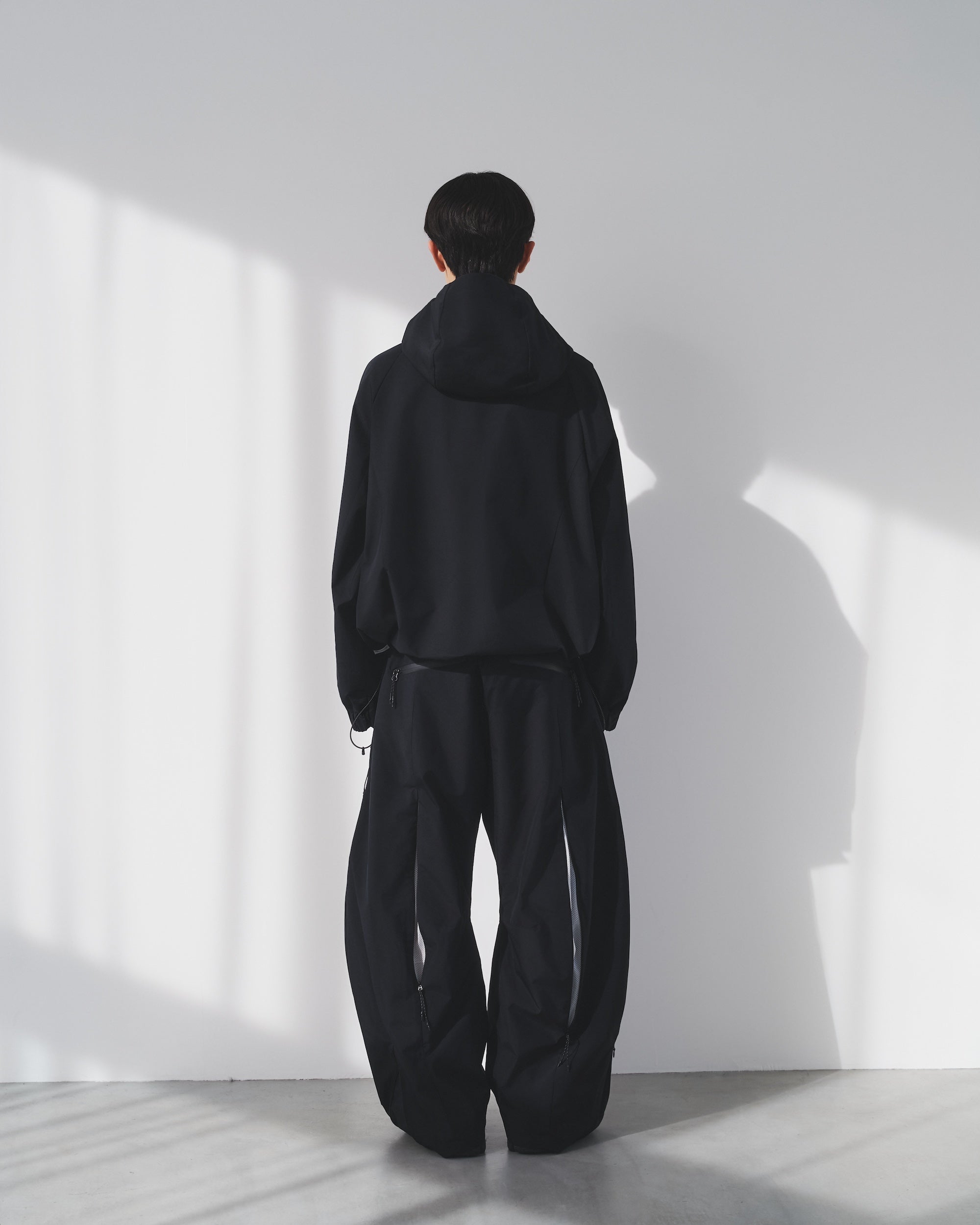 【6.20 SAT 20:00- IN STOCK】 +phenix WINDSTOPPER® by GORE-TEX LABS CITY BARREL LEG PANTS (BLACK×WHITE)