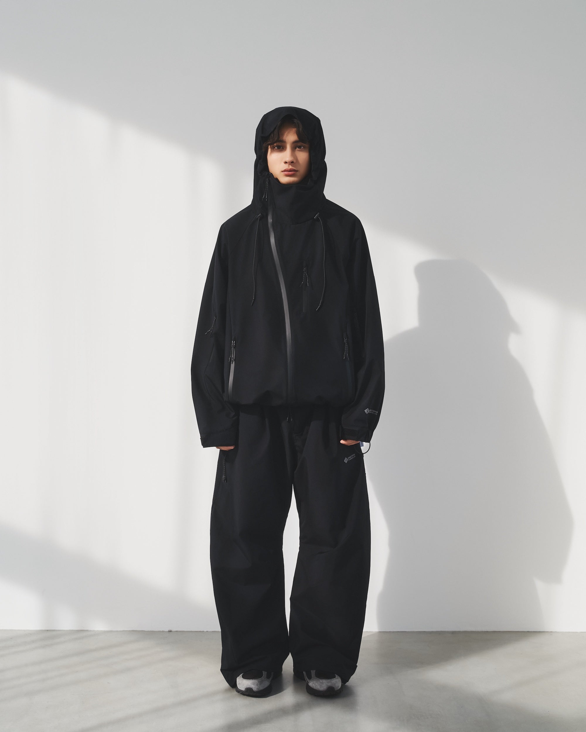 【6.20 SAT 20:00- IN STOCK】 +phenix WINDSTOPPER® by GORE-TEX LABS CITY BARREL LEG PANTS (BLACK×WHITE)