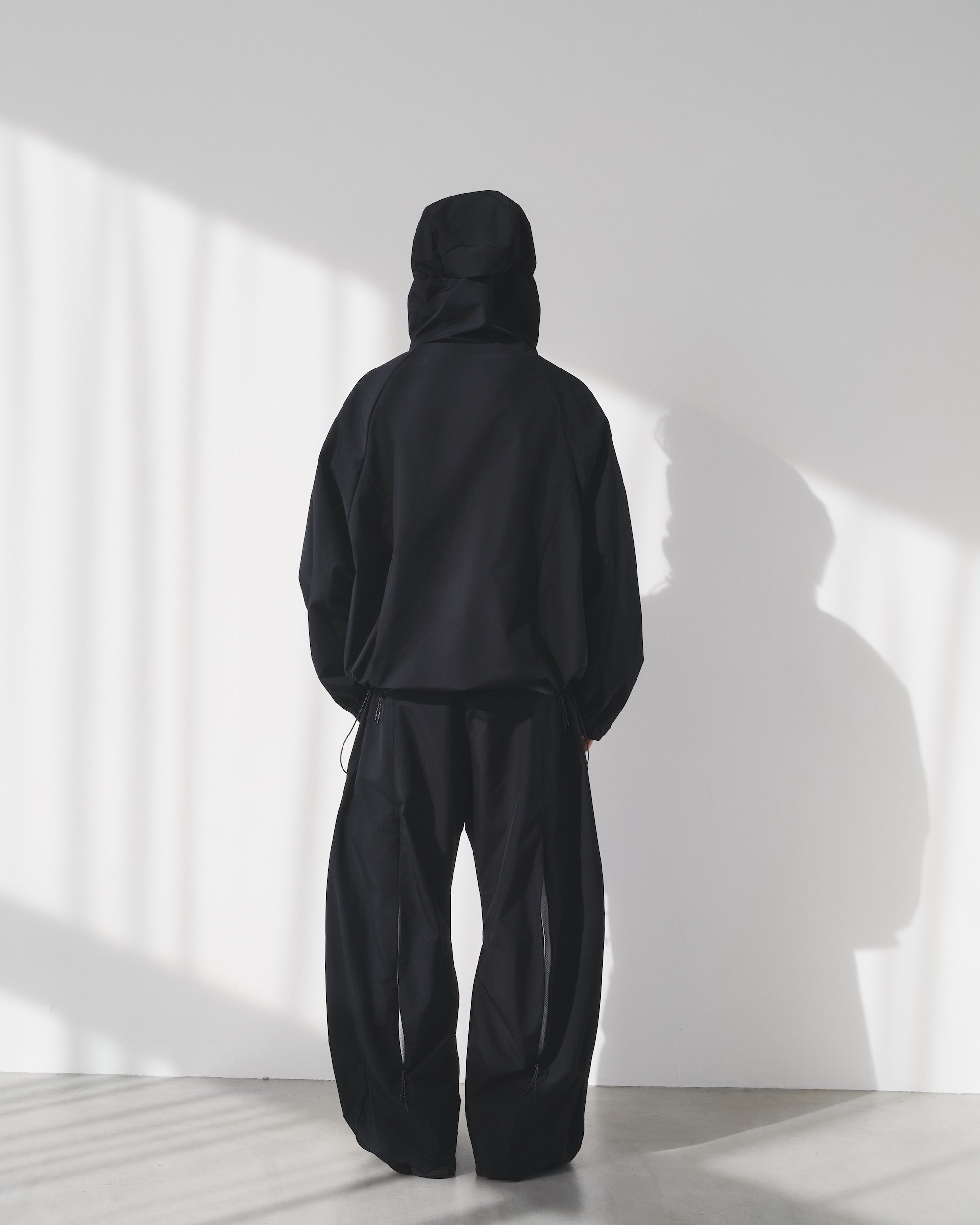 【6.20 SAT 20:00- IN STOCK】 +phenix WINDSTOPPER® by GORE-TEX LABS CITY BARREL LEG PANTS (BLACK×WHITE)