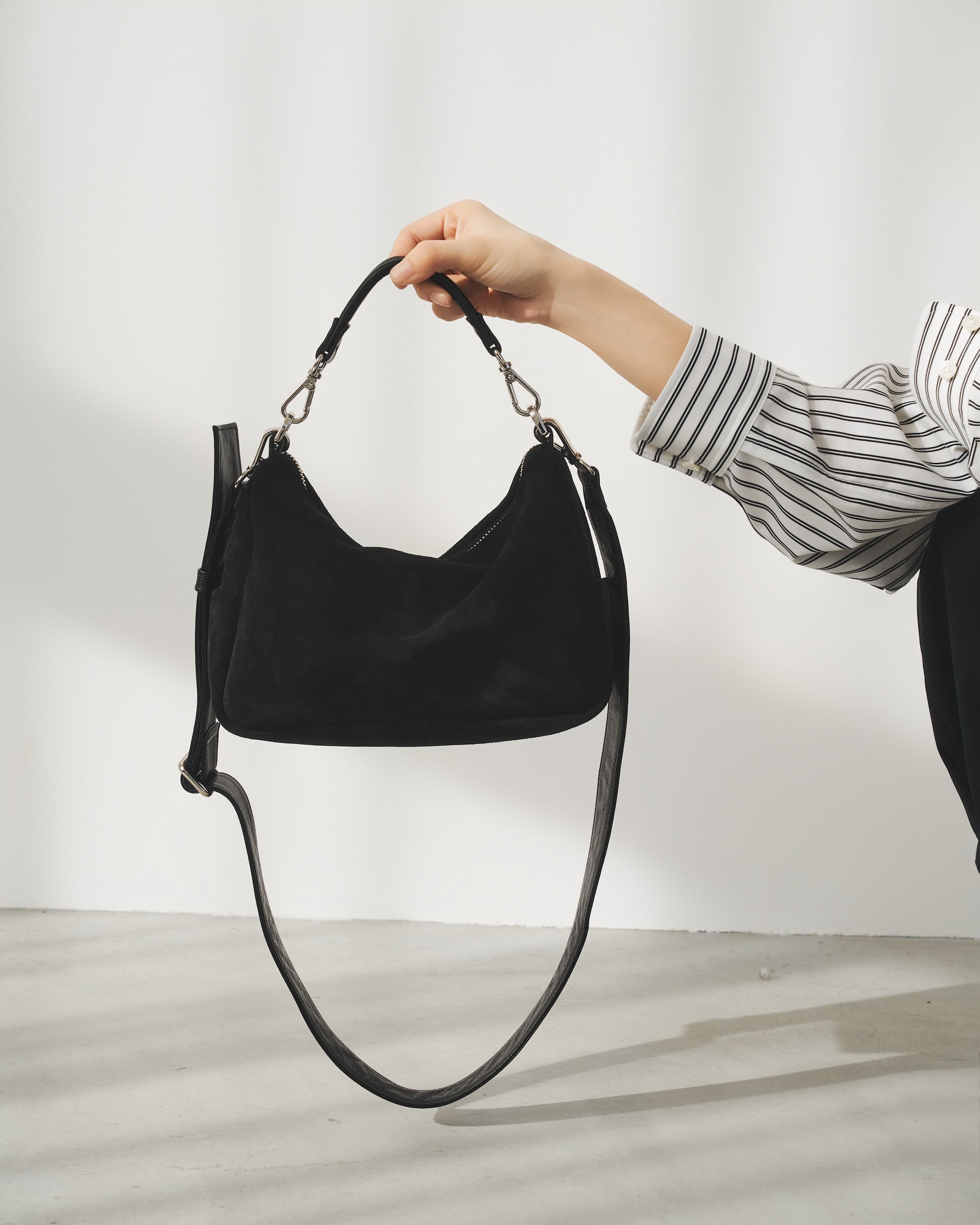 SUEDE DAYOFF BAG MINI (BLACK)
