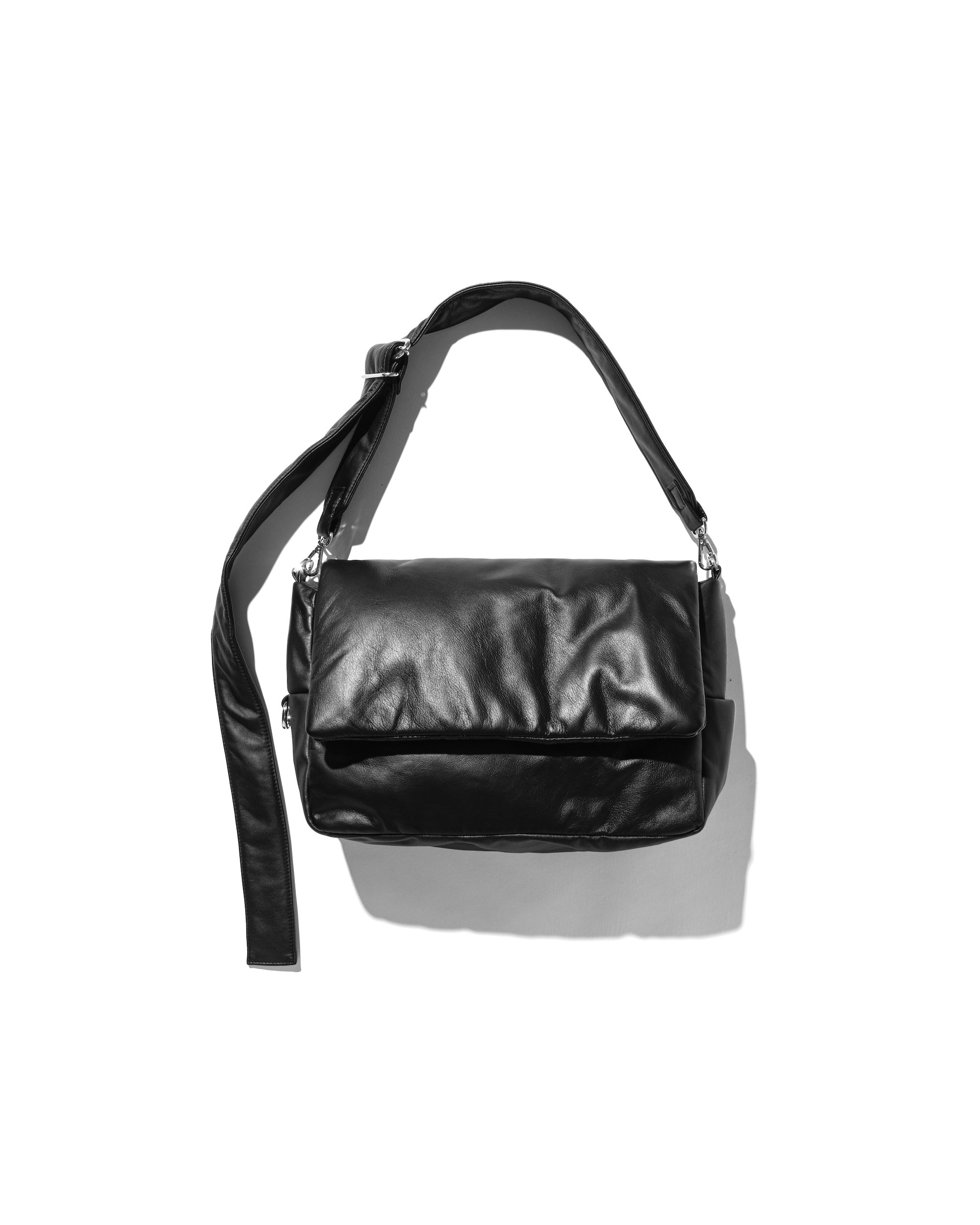 CLESSTE PADDED SYSTEM BAG (M), 他的時尚, 包包與錢包, 背包在旋轉拍賣