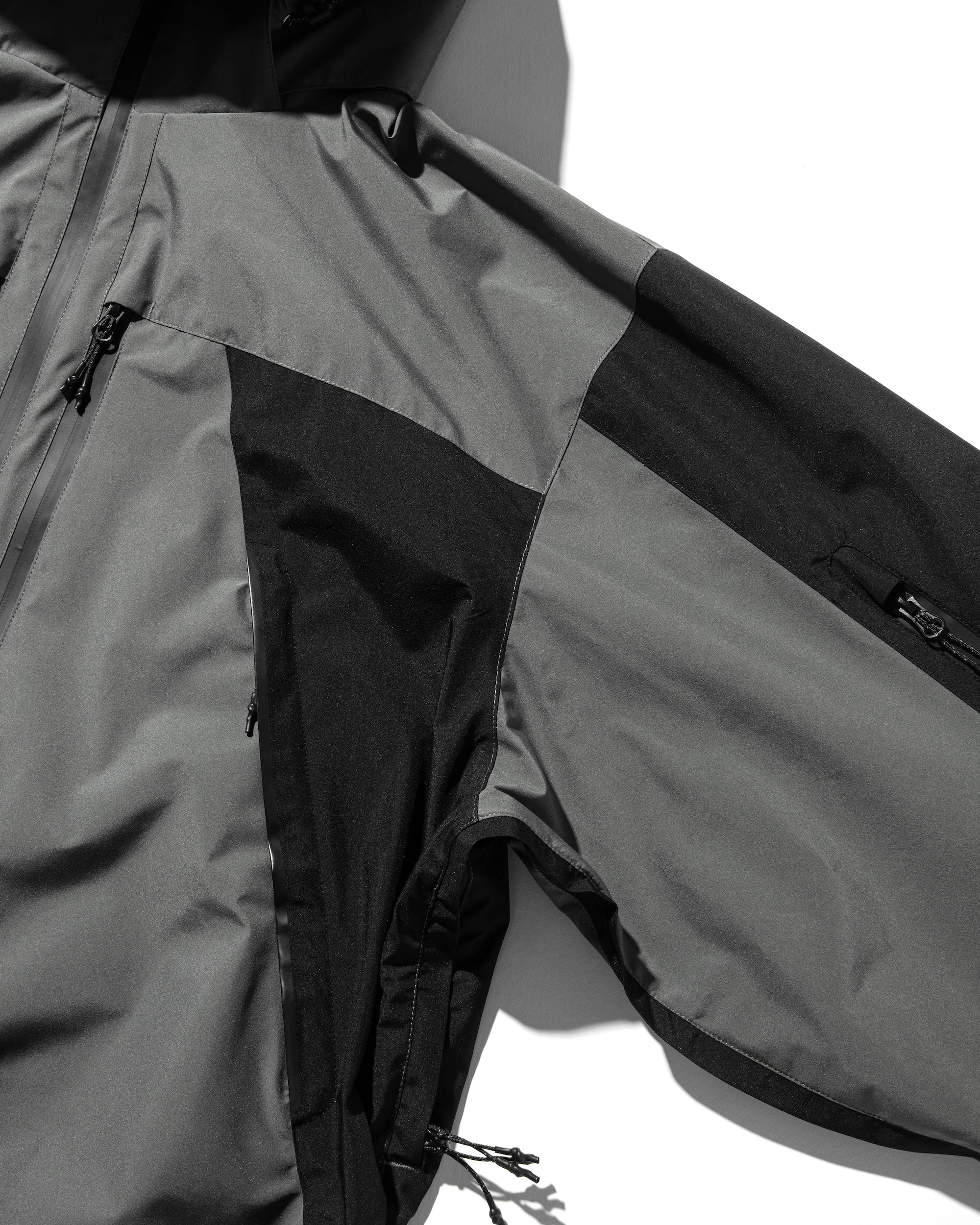【9.3 WED 20:00- IN STOCK】+phenix WINDSTOPPER® by GORE-TEX LABS CITY MOUNTAIN PARKA (GRAPHAITE GRAY×BLACK)