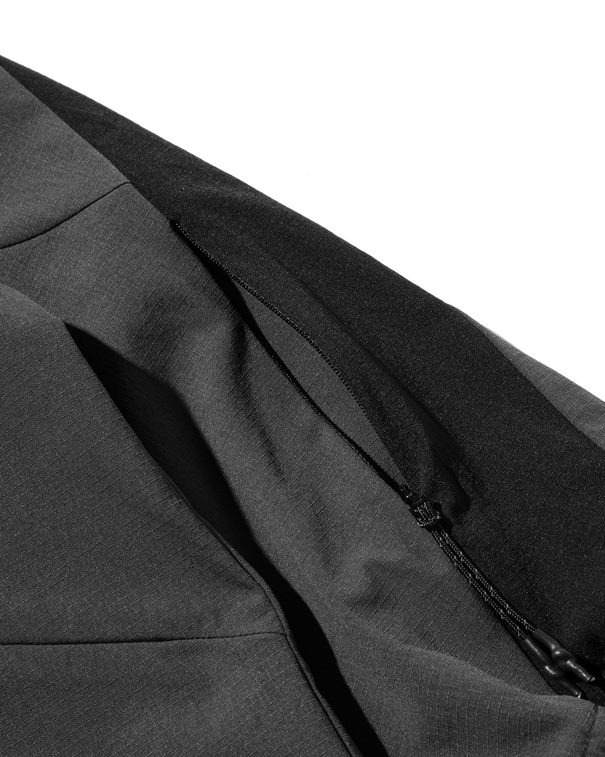 【5.3 SAT 20:00- IN STOCK】ACTIVE CITY PULLOVER (CHARCOAL×BLACK)