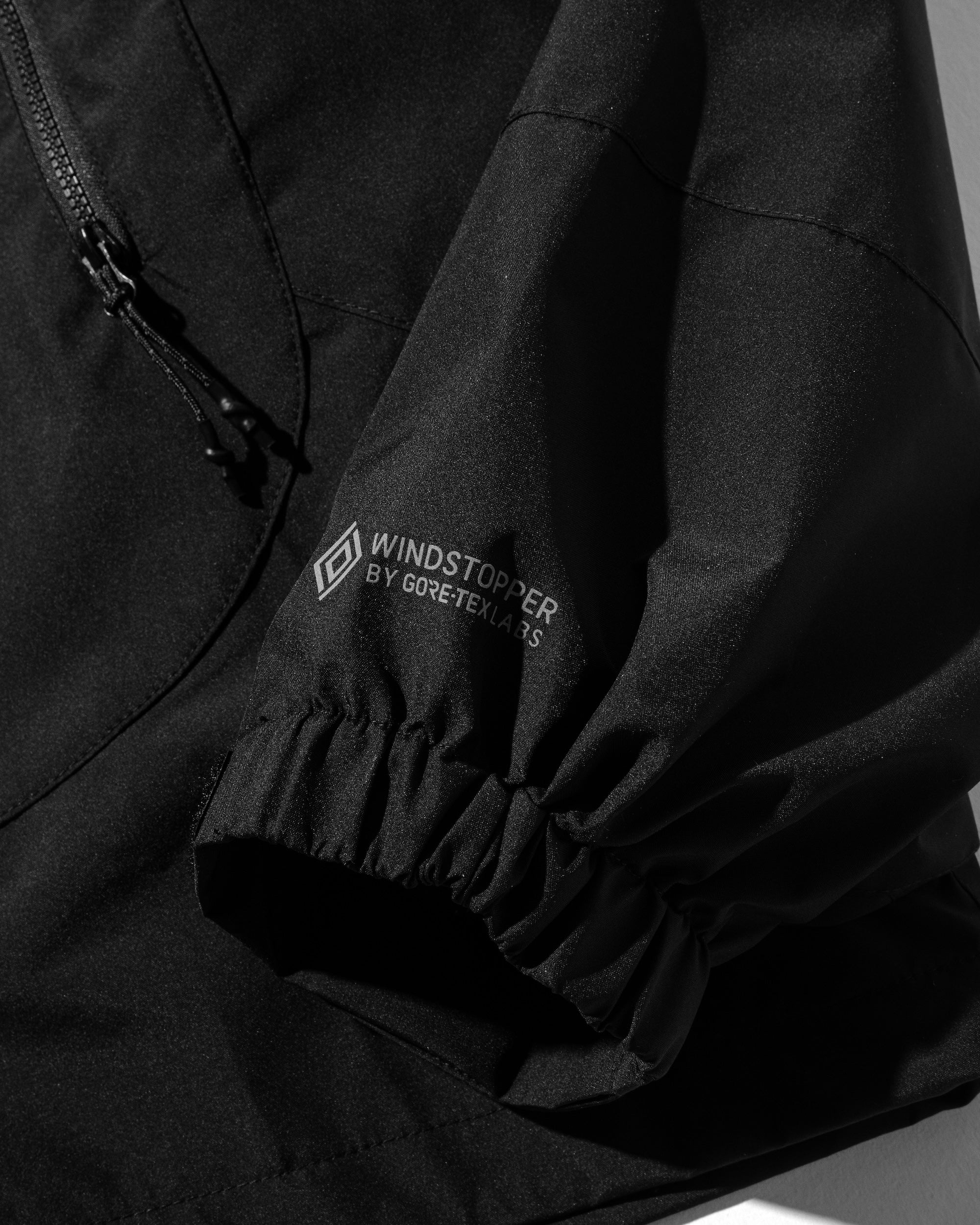 +phenix WINDSTOPPER® by GORE-TEX LABS CITY MILITARY JACKET (BLACK)