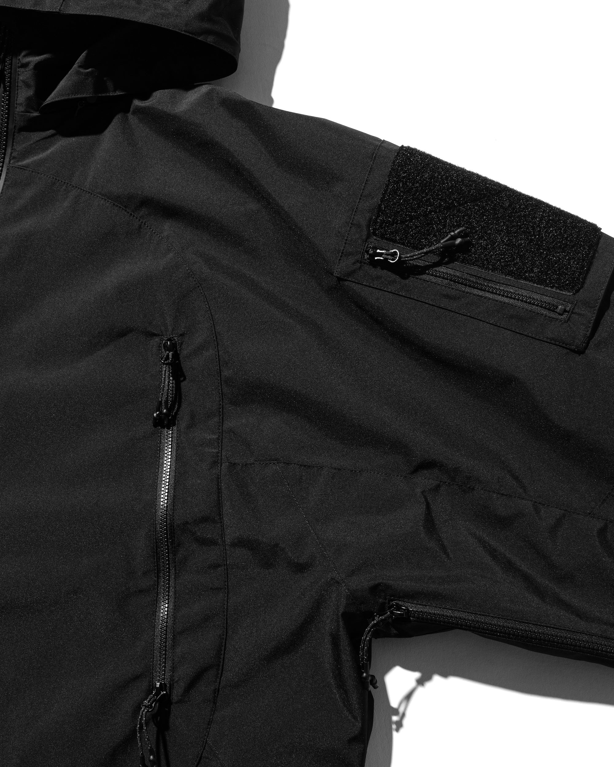 +phenix WINDSTOPPER® by GORE-TEX LABS CITY MILITARY JACKET (BLACK)