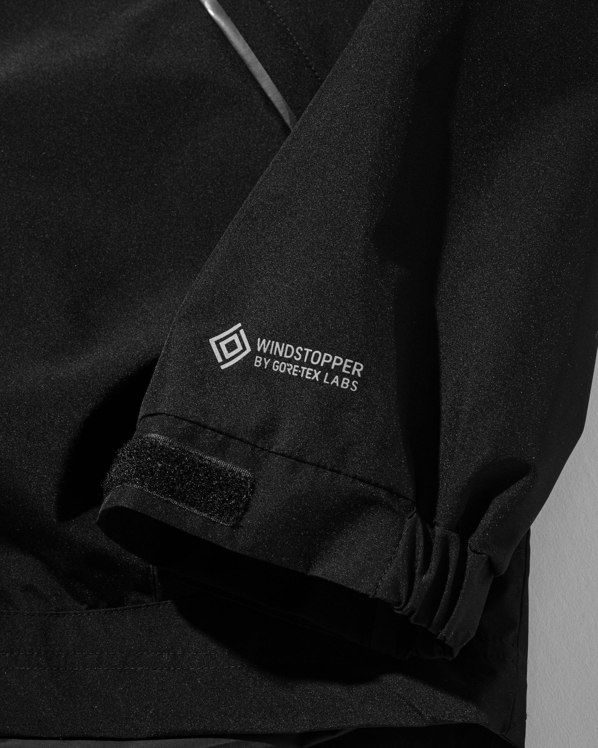 +phenix WINDSTOPPER® by GORE-TEX LABS CITY MOUNTAIN PARKA (BLACK)