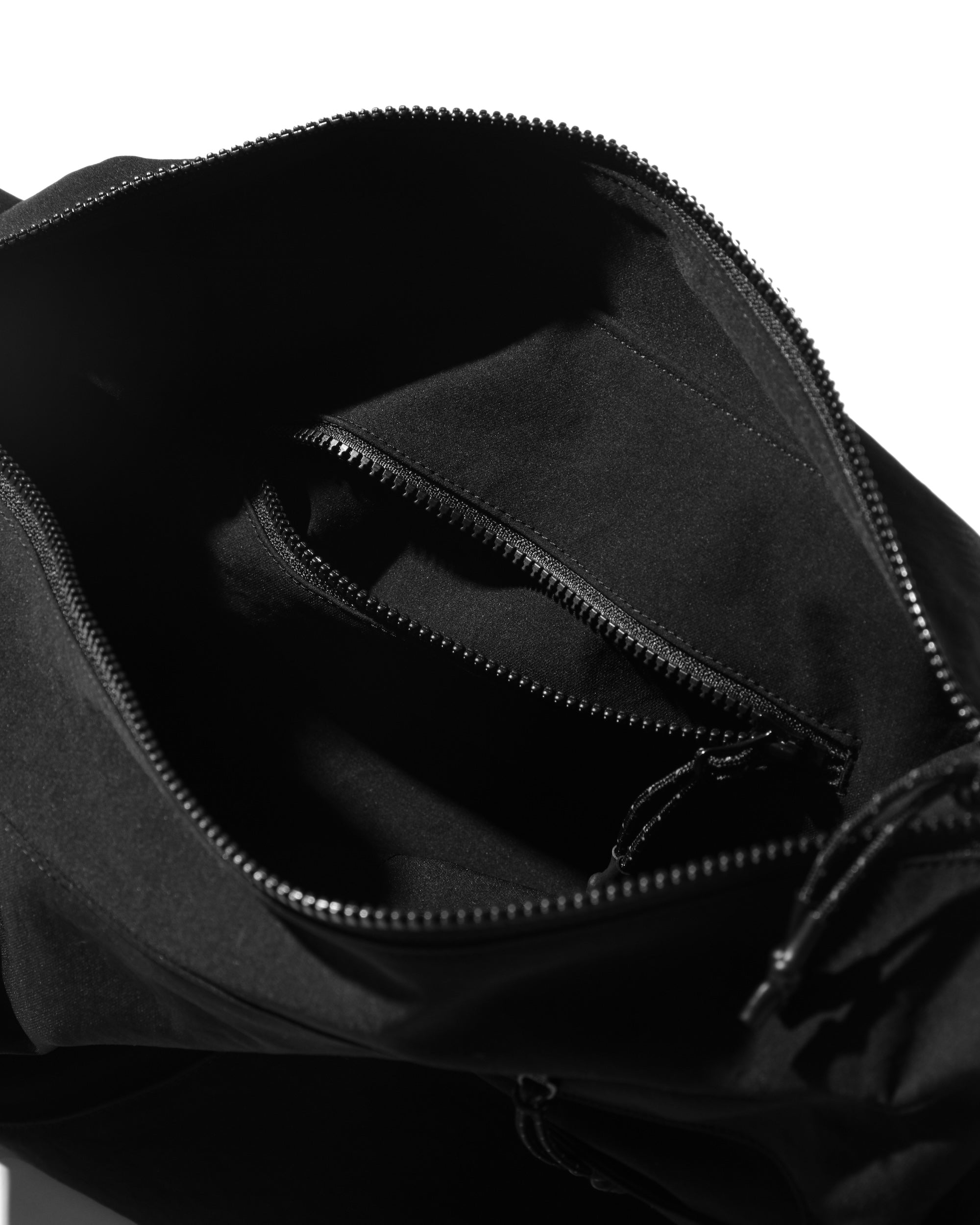 【11.13 WED 20:00- IN STOCK】SOFT SHELL FUTURE BAG