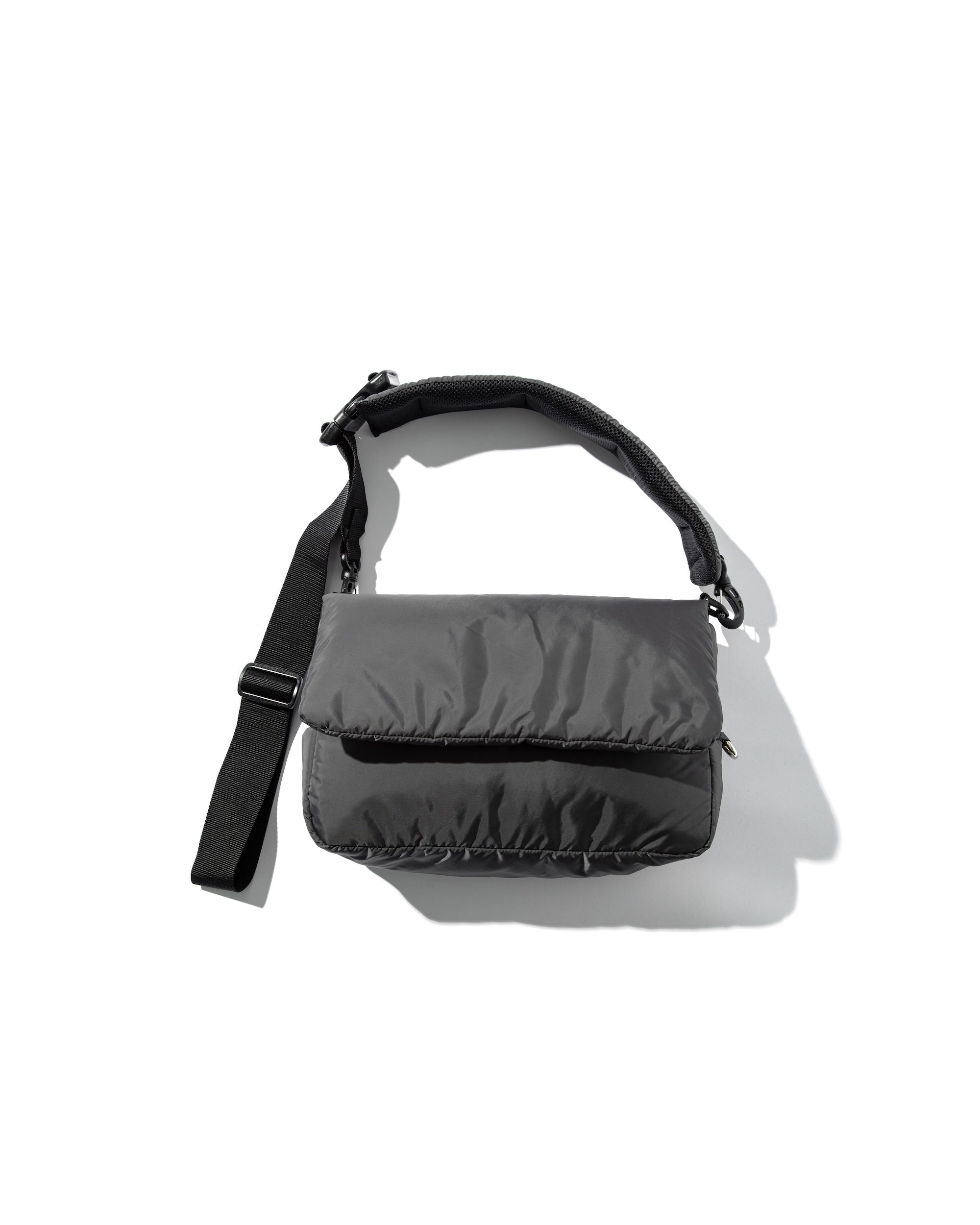 PADDED FLAP HOLIDAY BAG(CHARCOAL)