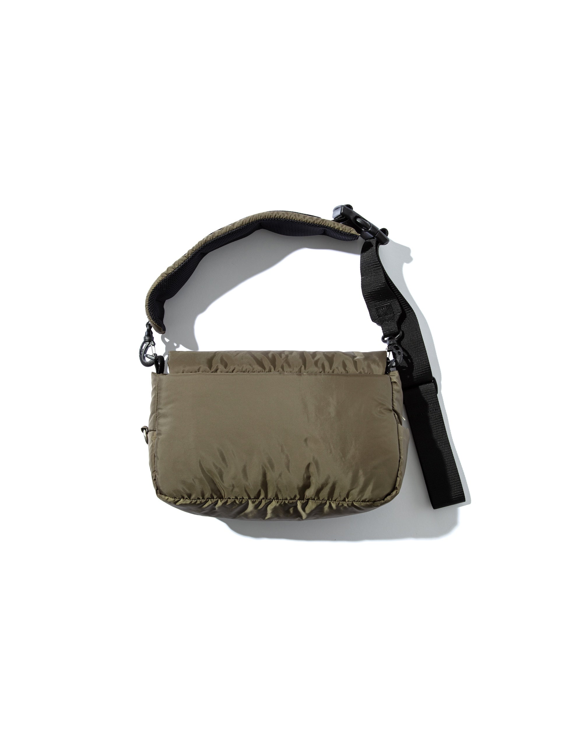 PADDED FLAP HOLIDAY BAG(OLIVE)