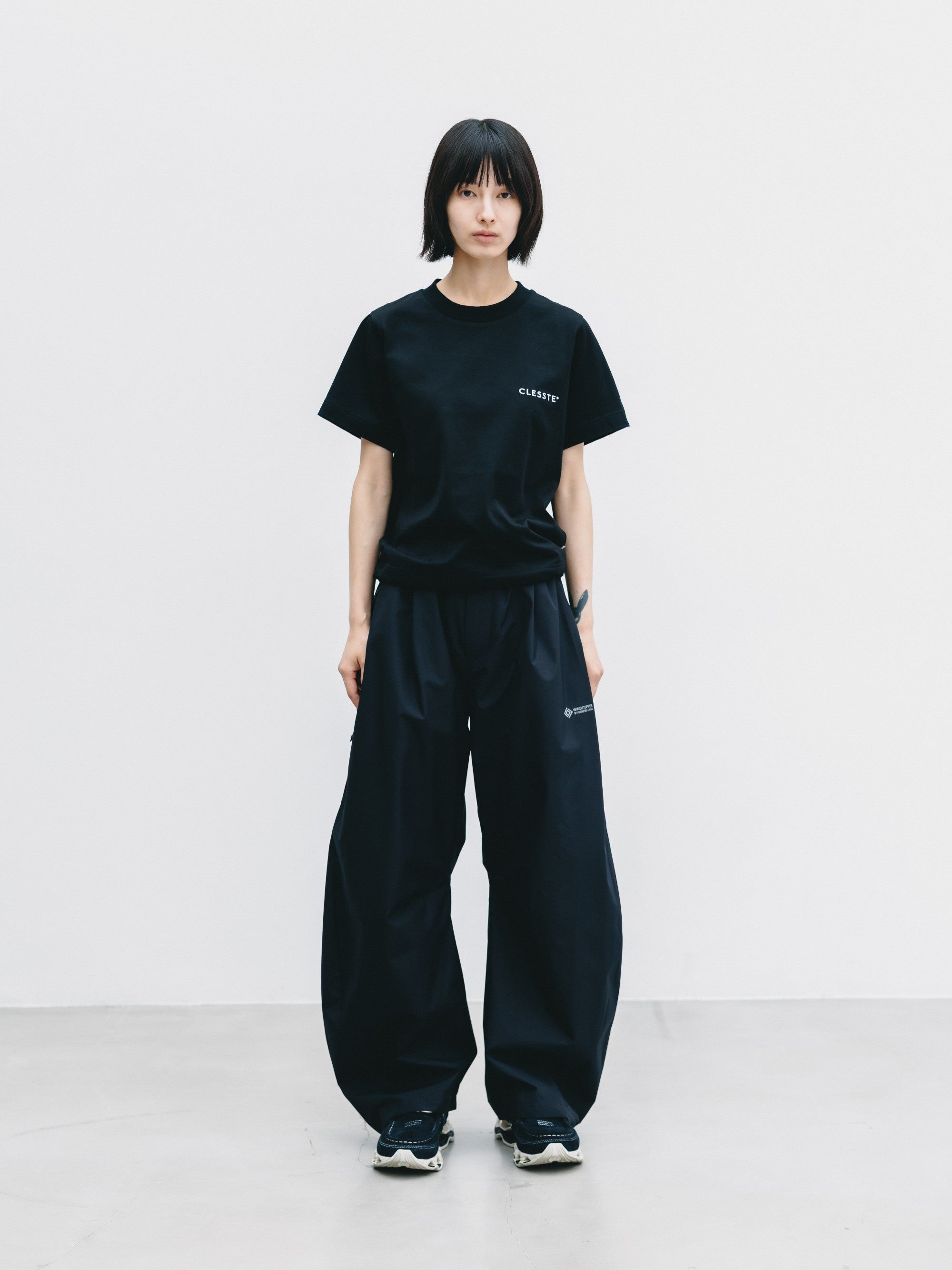 【9.2 WED 20:00- IN STOCK】+phenix WINDSTOPPER® by GORE-TEX LABS TWILL CITY BARREL LEG PANTS (BLACK×WHITE)