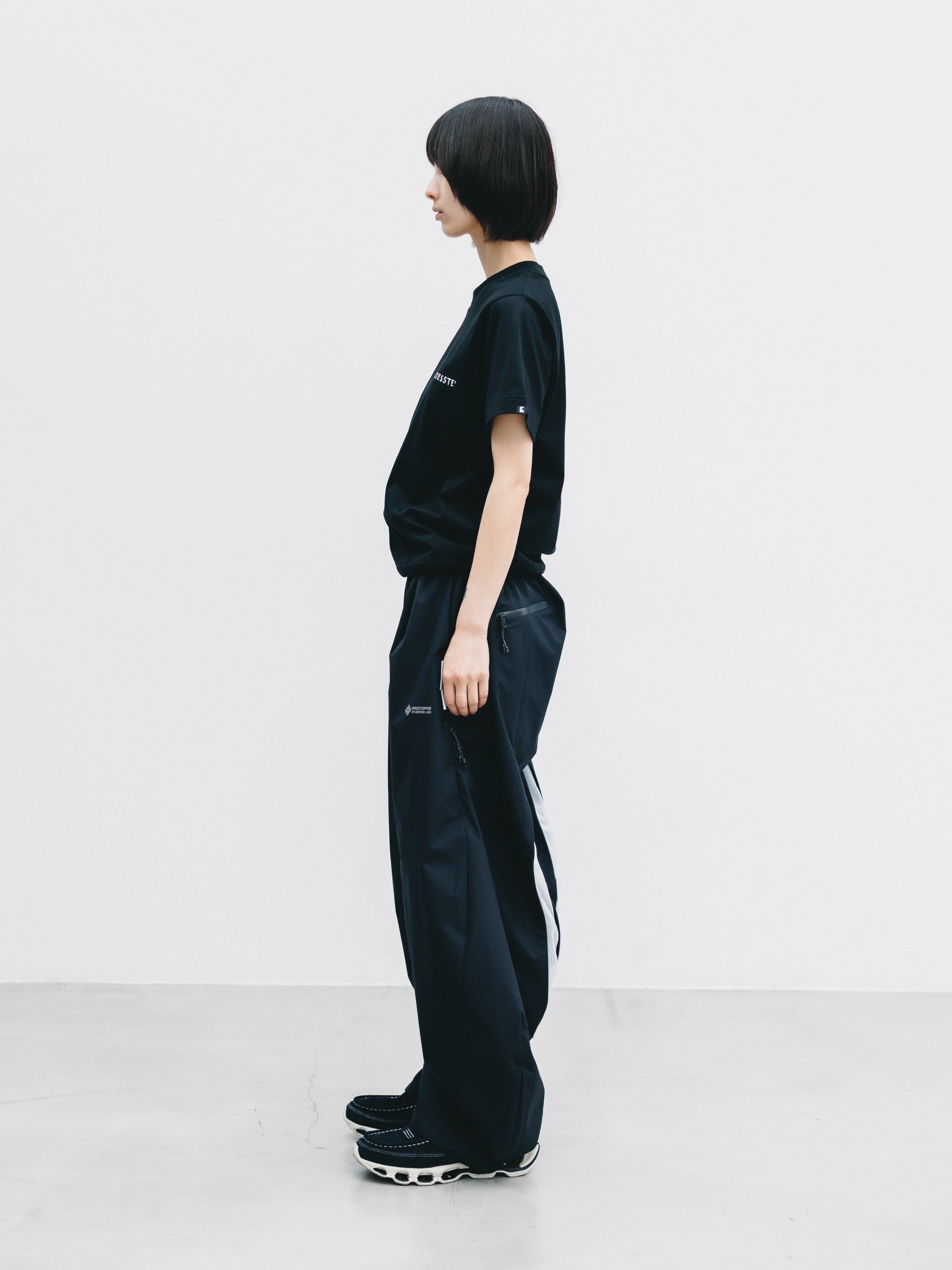 【9.2 WED 20:00- IN STOCK】+phenix WINDSTOPPER® by GORE-TEX LABS TWILL CITY BARREL LEG PANTS (BLACK×WHITE)