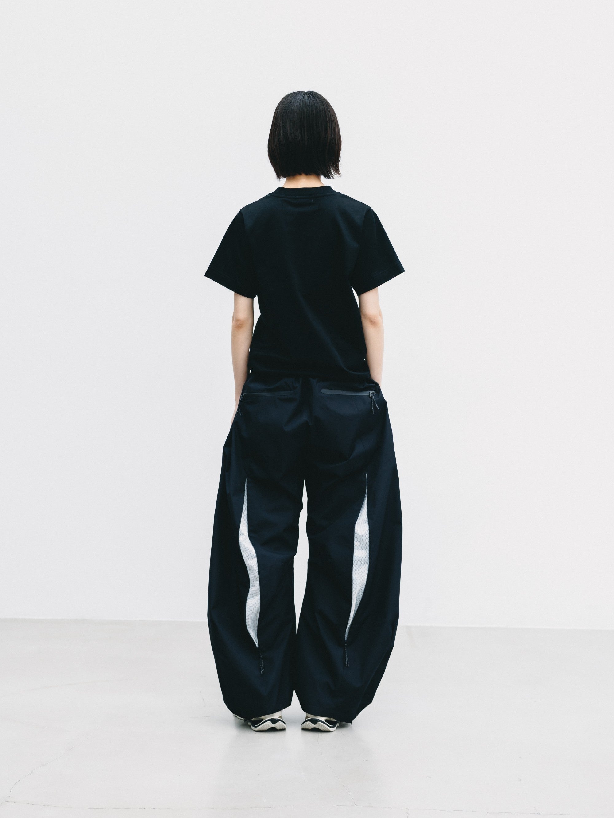 【9.2 WED 20:00- IN STOCK】+phenix WINDSTOPPER® by GORE-TEX LABS TWILL CITY BARREL LEG PANTS (BLACK×WHITE)