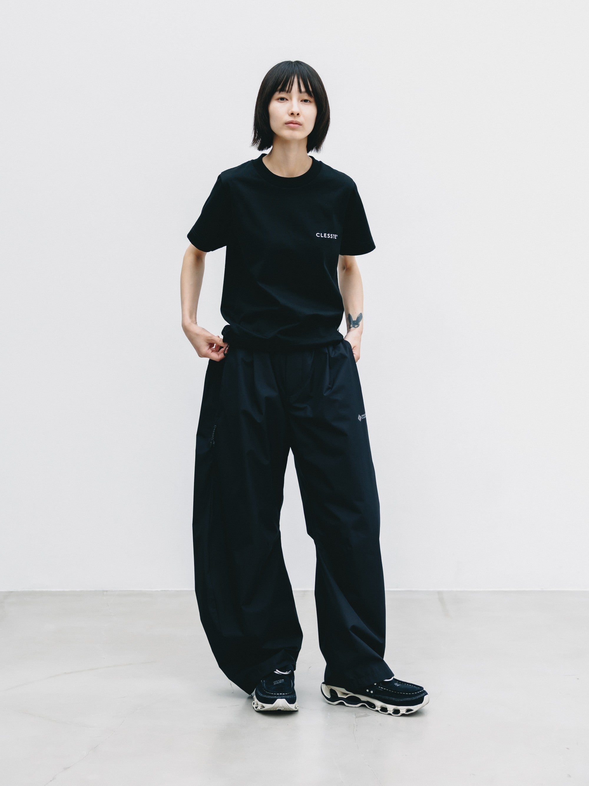 【9.2 WED 20:00- IN STOCK】+phenix WINDSTOPPER® by GORE-TEX LABS TWILL CITY BARREL LEG PANTS (BLACK×WHITE)