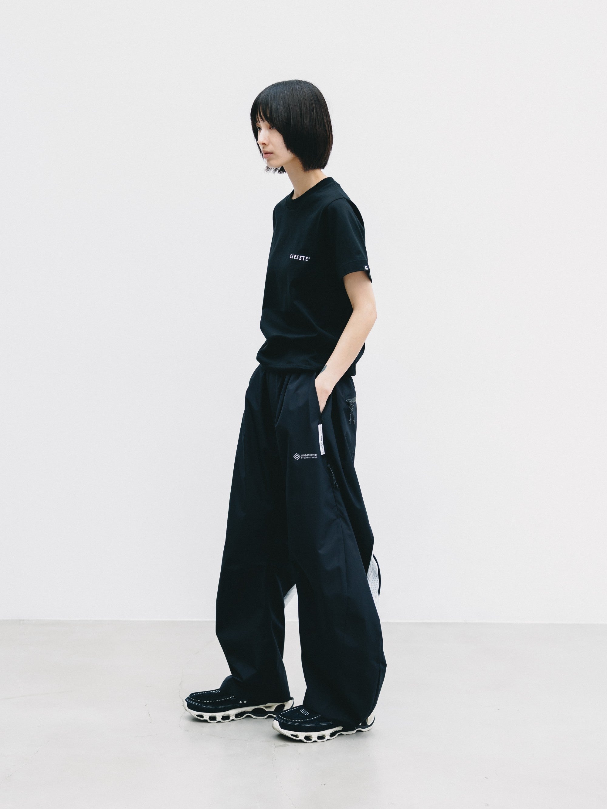 【9.2 WED 20:00- IN STOCK】+phenix WINDSTOPPER® by GORE-TEX LABS TWILL CITY BARREL LEG PANTS (BLACK×WHITE)