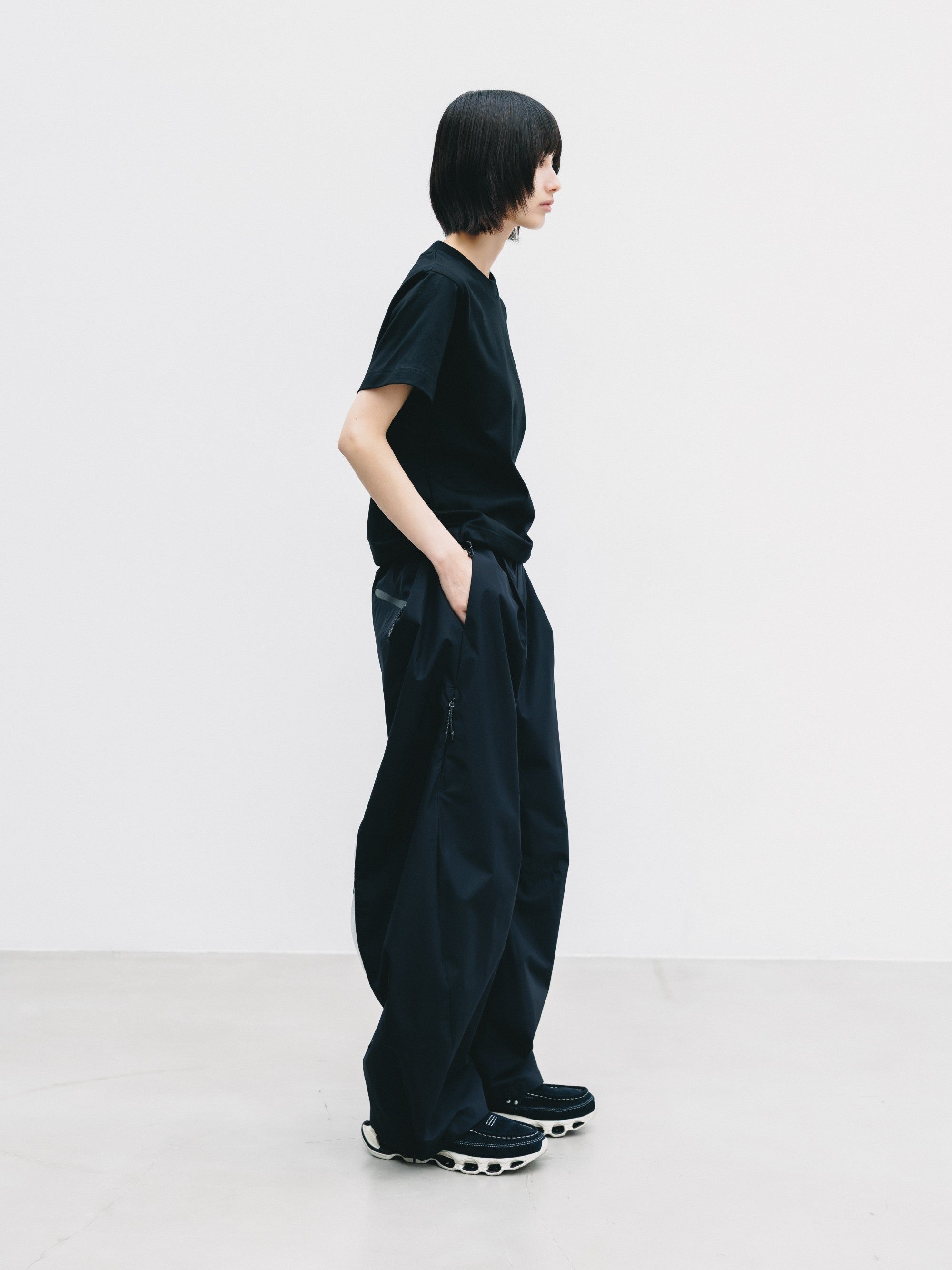 【9.2 WED 20:00- IN STOCK】+phenix WINDSTOPPER® by GORE-TEX LABS TWILL CITY BARREL LEG PANTS (BLACK×WHITE)