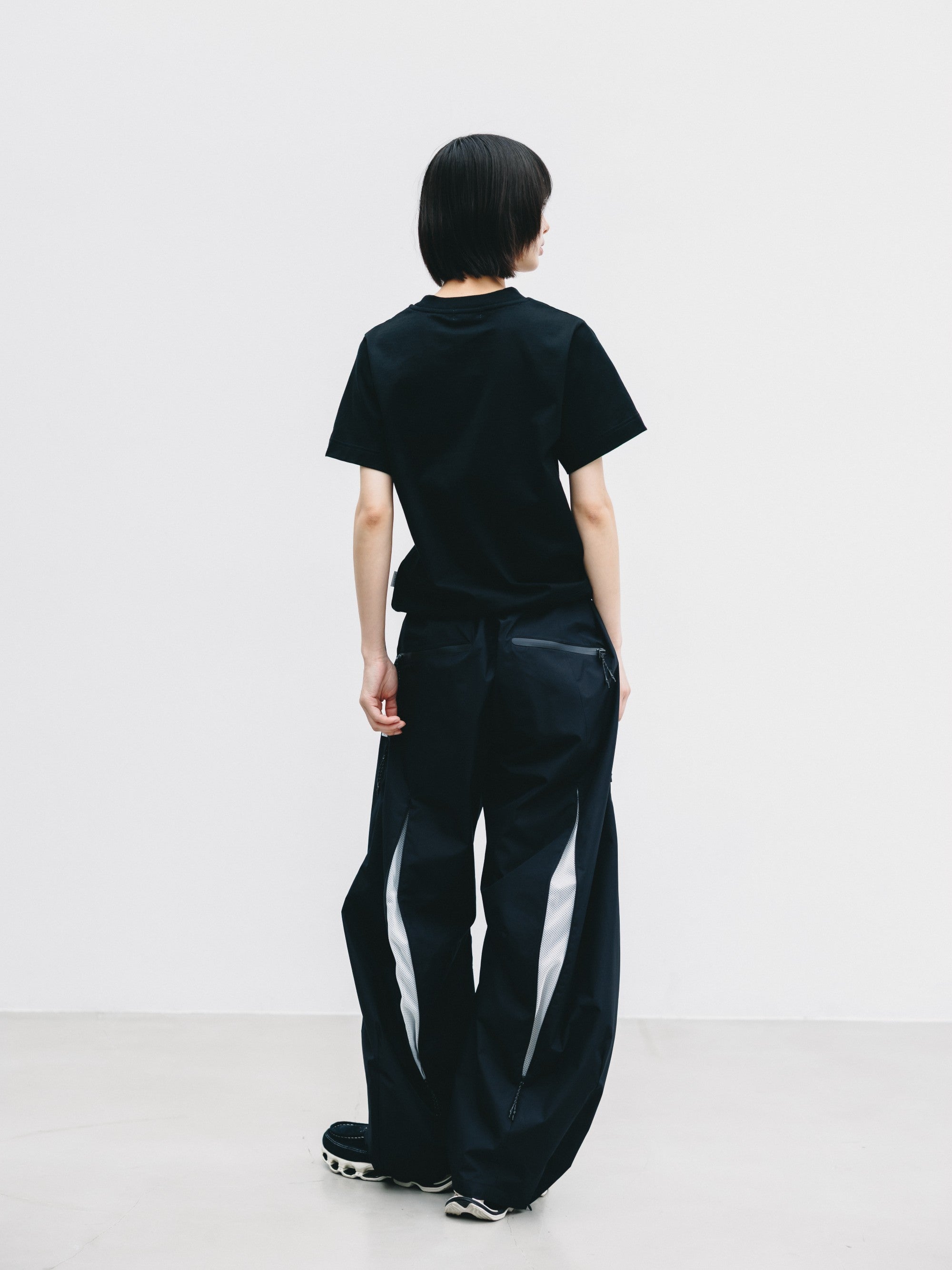 【9.2 WED 20:00- IN STOCK】+phenix WINDSTOPPER® by GORE-TEX LABS TWILL CITY BARREL LEG PANTS (BLACK×WHITE)