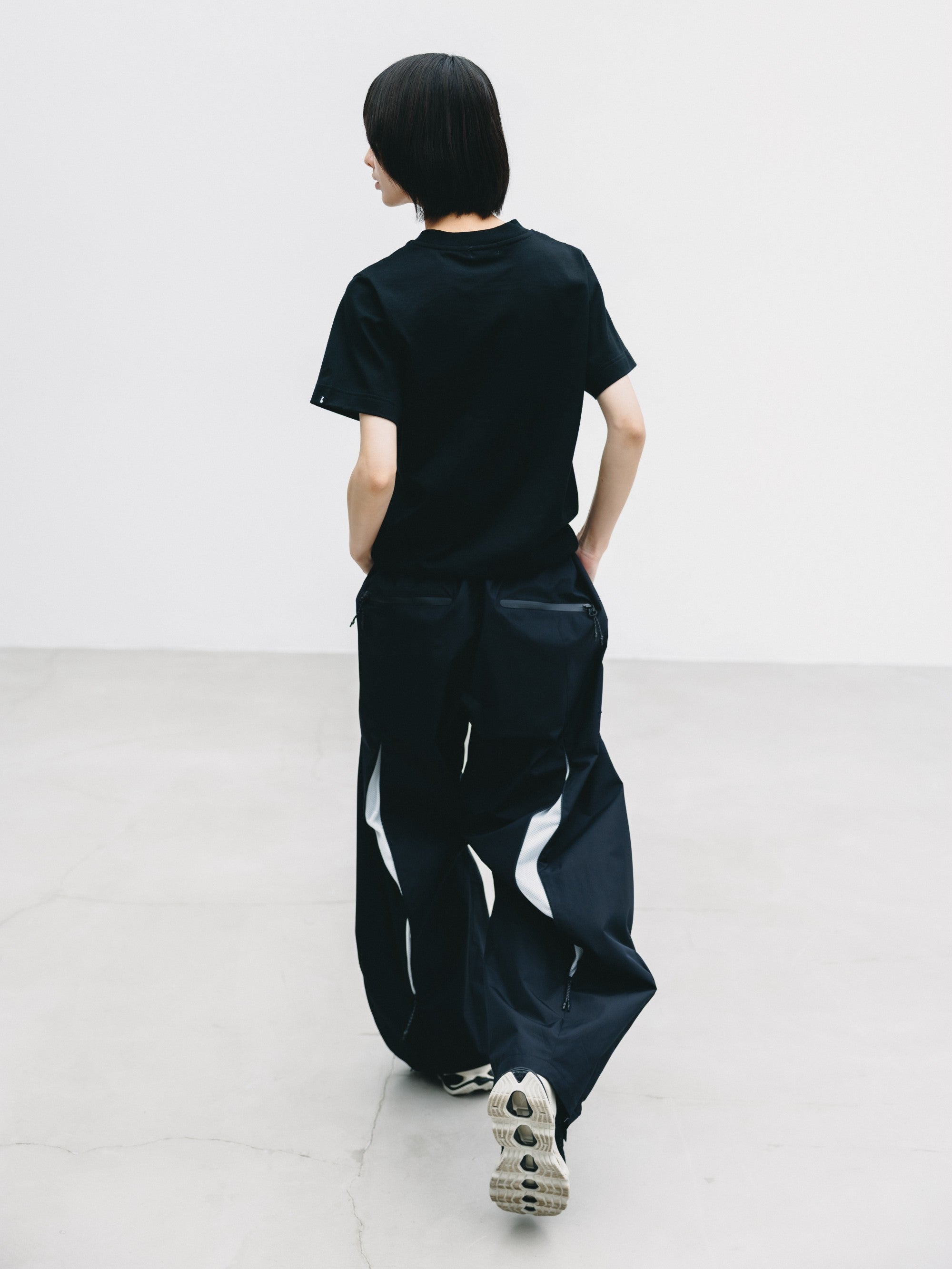 【9.2 WED 20:00- IN STOCK】+phenix WINDSTOPPER® by GORE-TEX LABS TWILL CITY BARREL LEG PANTS (BLACK×WHITE)
