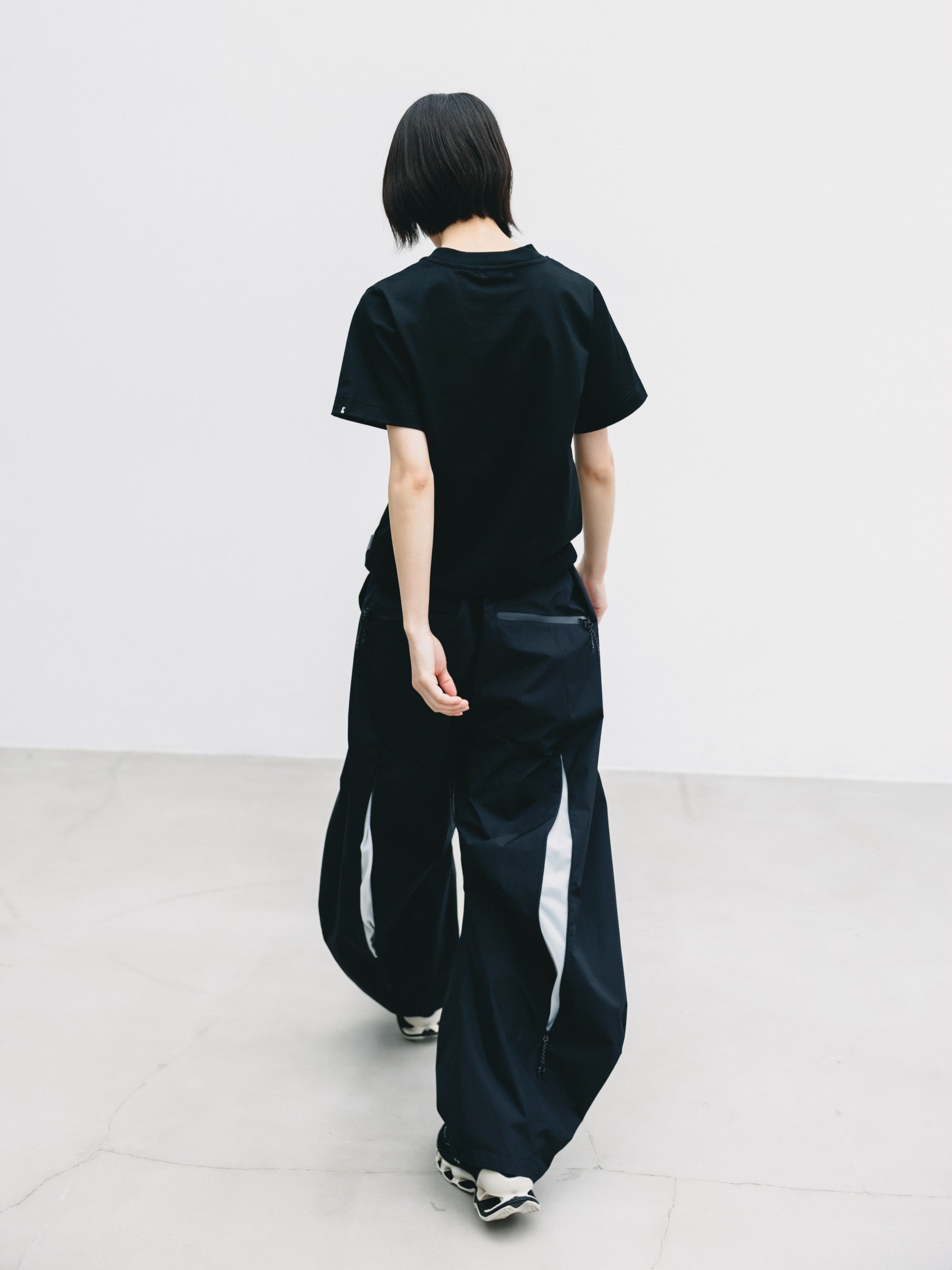 【9.2 WED 20:00- IN STOCK】+phenix WINDSTOPPER® by GORE-TEX LABS TWILL CITY BARREL LEG PANTS (BLACK×WHITE)