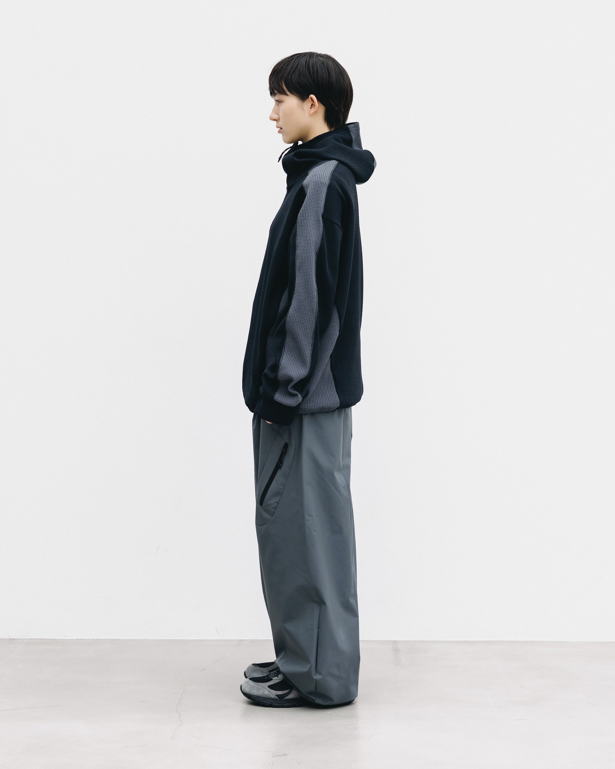 CITY LIGHT THERMAL HALF ZIP HOODIE (BLACK×GRAY)