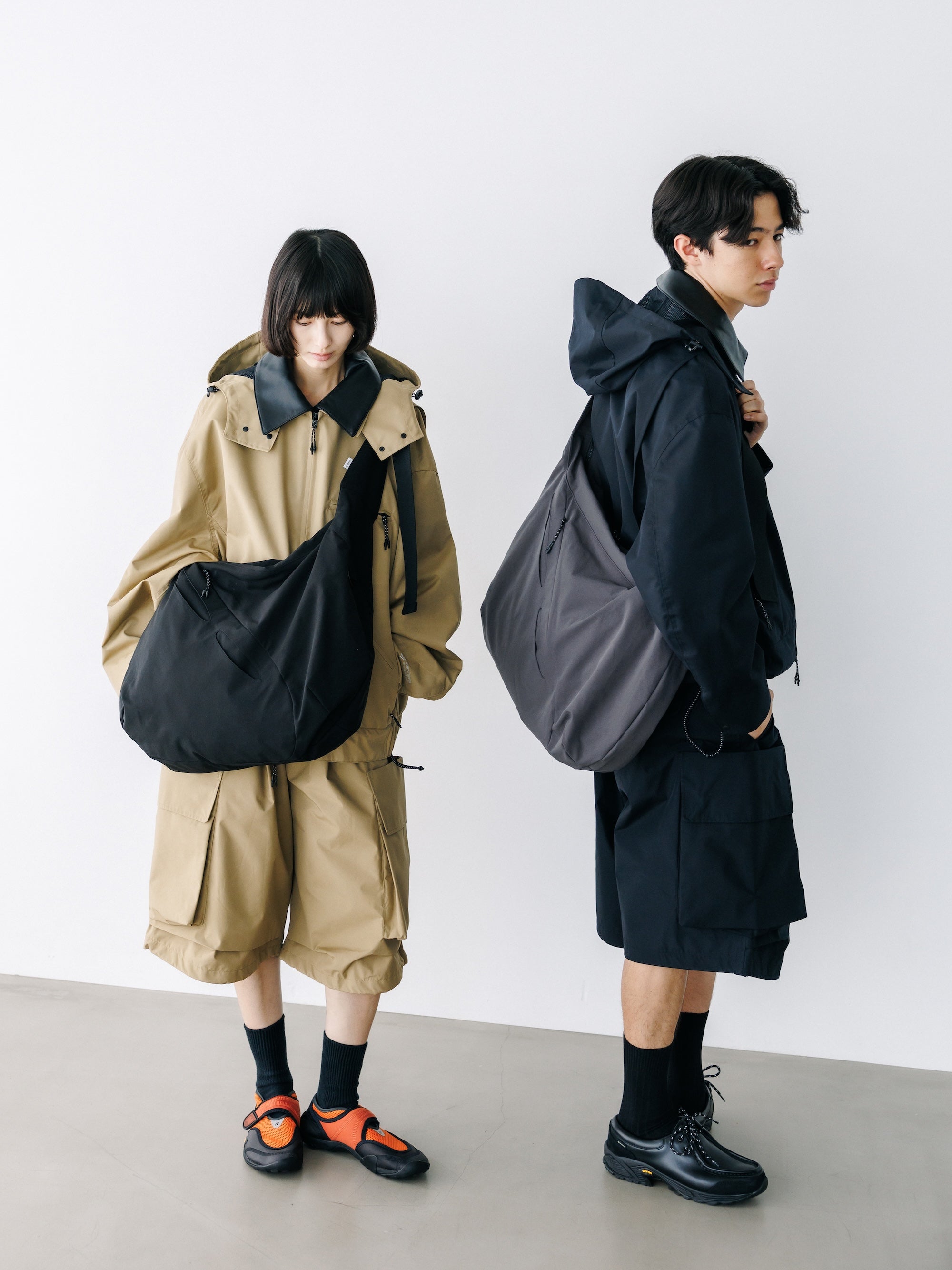 【8.26 WED 20:00- IN STOCK】 SOFT SHELL FUTURE BAG LARGE (GRAY)