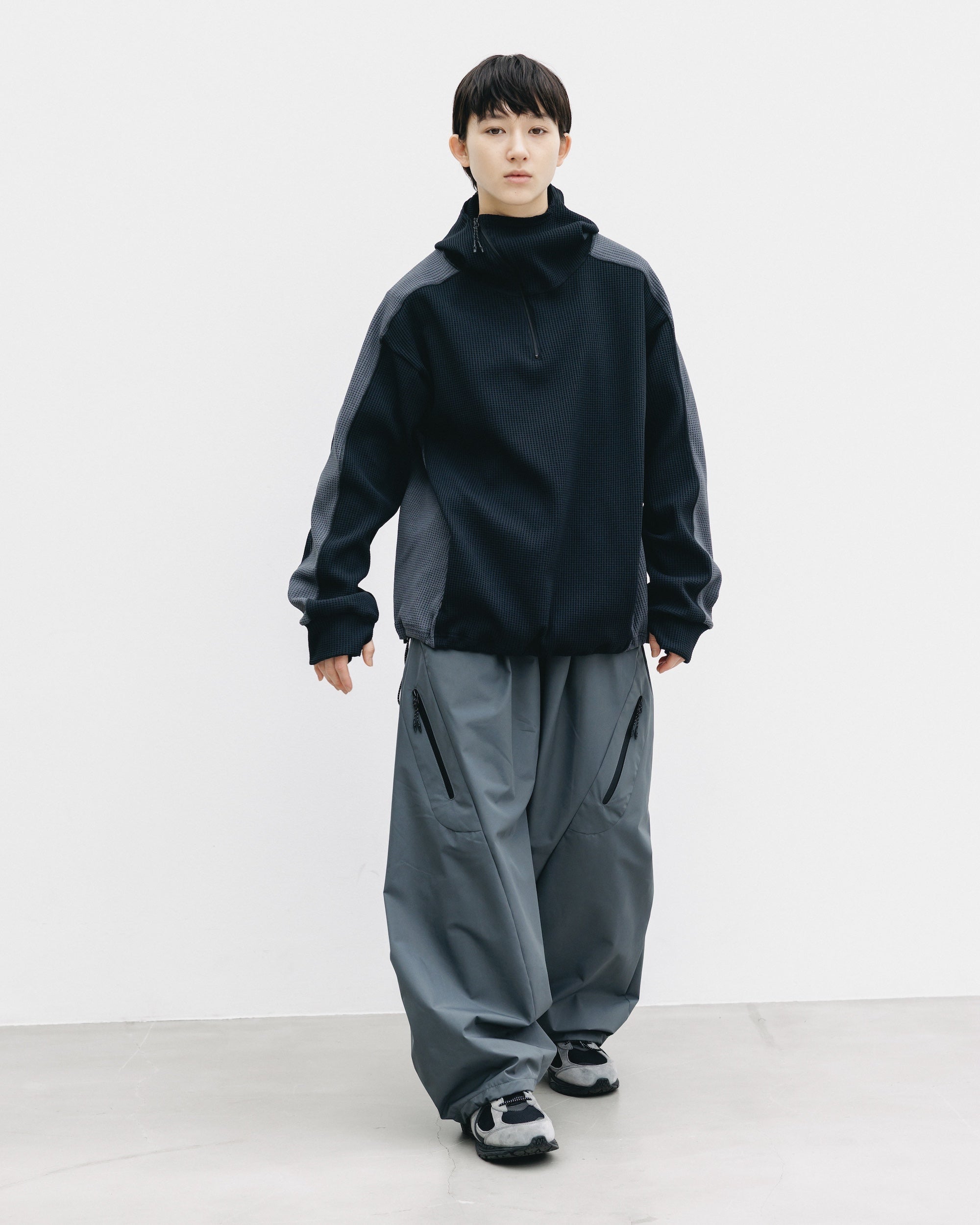 CITY LIGHT THERMAL HALF ZIP HOODIE (BLACK×GRAY)