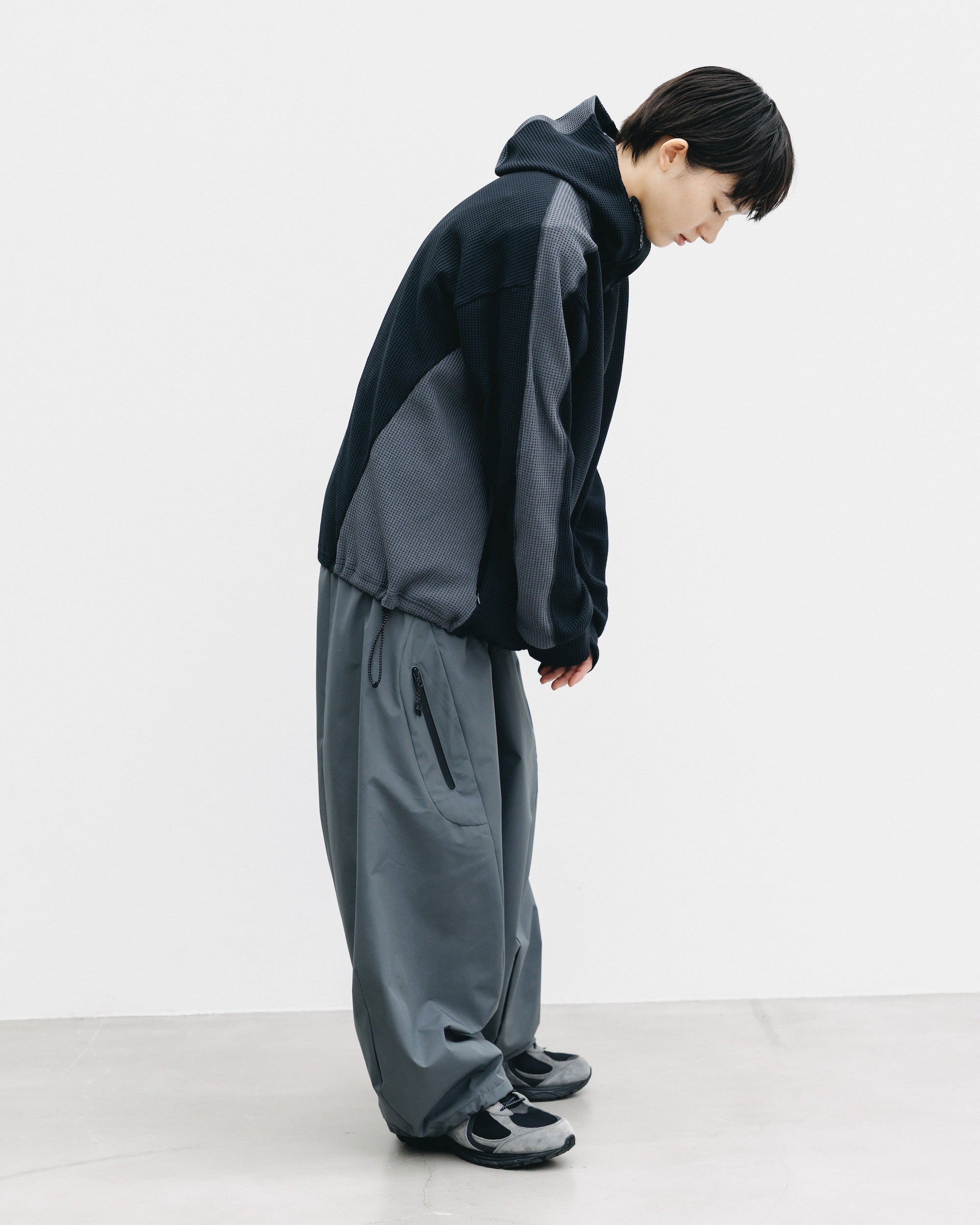 CITY LIGHT THERMAL HALF ZIP HOODIE (BLACK×GRAY)
