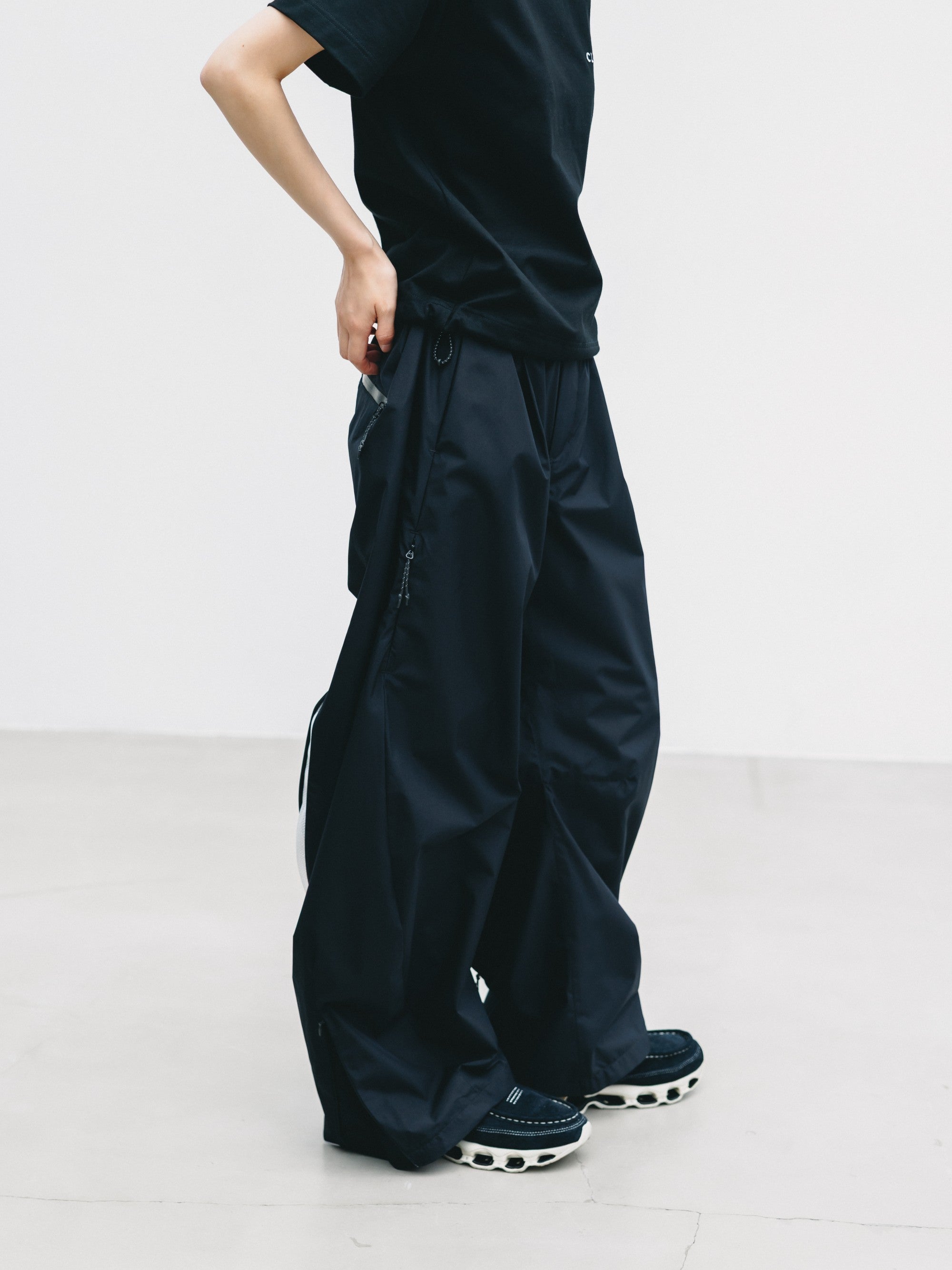 【9.2 WED 20:00- IN STOCK】+phenix WINDSTOPPER® by GORE-TEX LABS TWILL CITY BARREL LEG PANTS (BLACK×WHITE)