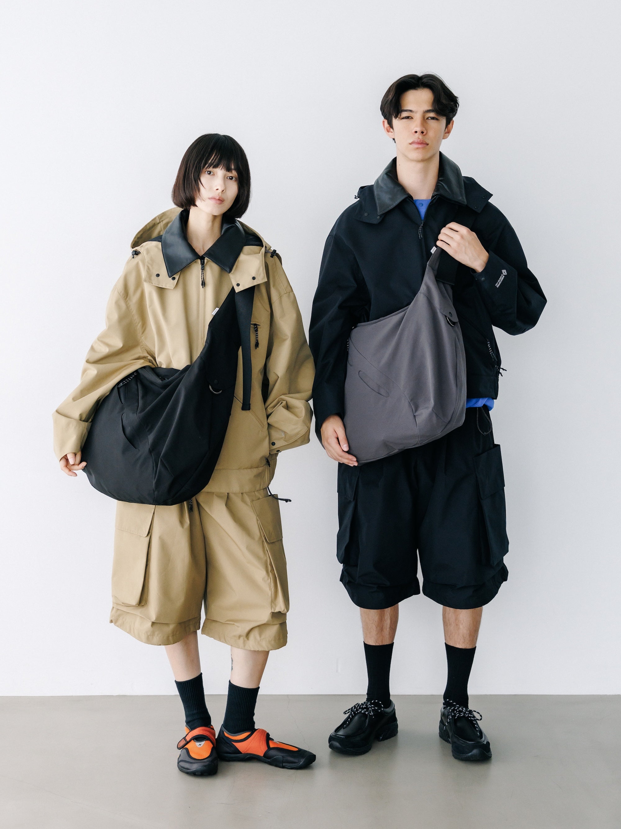 【8.26 WED 20:00- IN STOCK】 SOFT SHELL FUTURE BAG LARGE (GRAY)