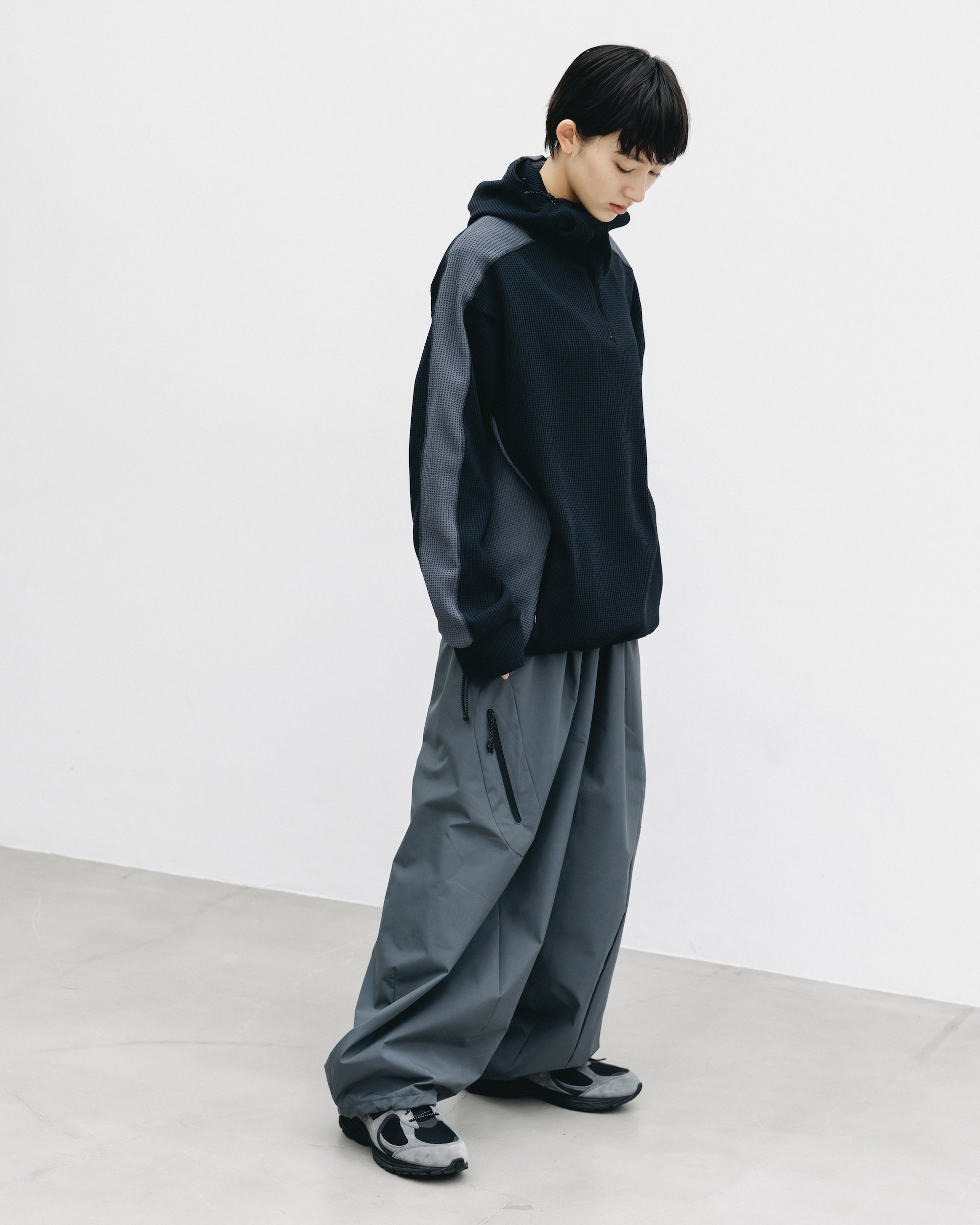 CITY LIGHT THERMAL HALF ZIP HOODIE (BLACK×GRAY)