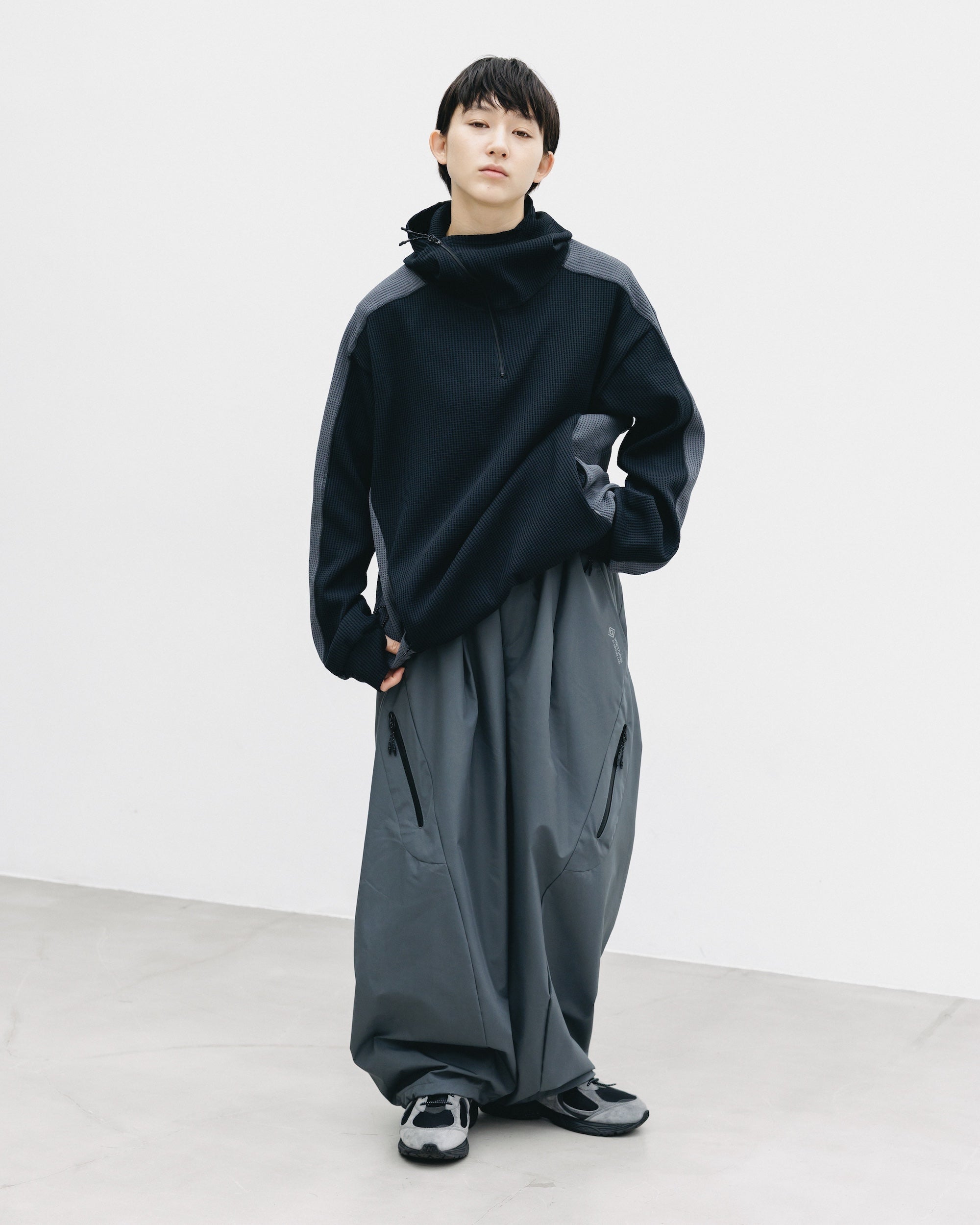 未使用　clesste(クレスト) HALF ZIP HOODIE サイズ1 CITY LIGHT THERMAL HALF ZIP HOODIE (BLACK×GRAY)