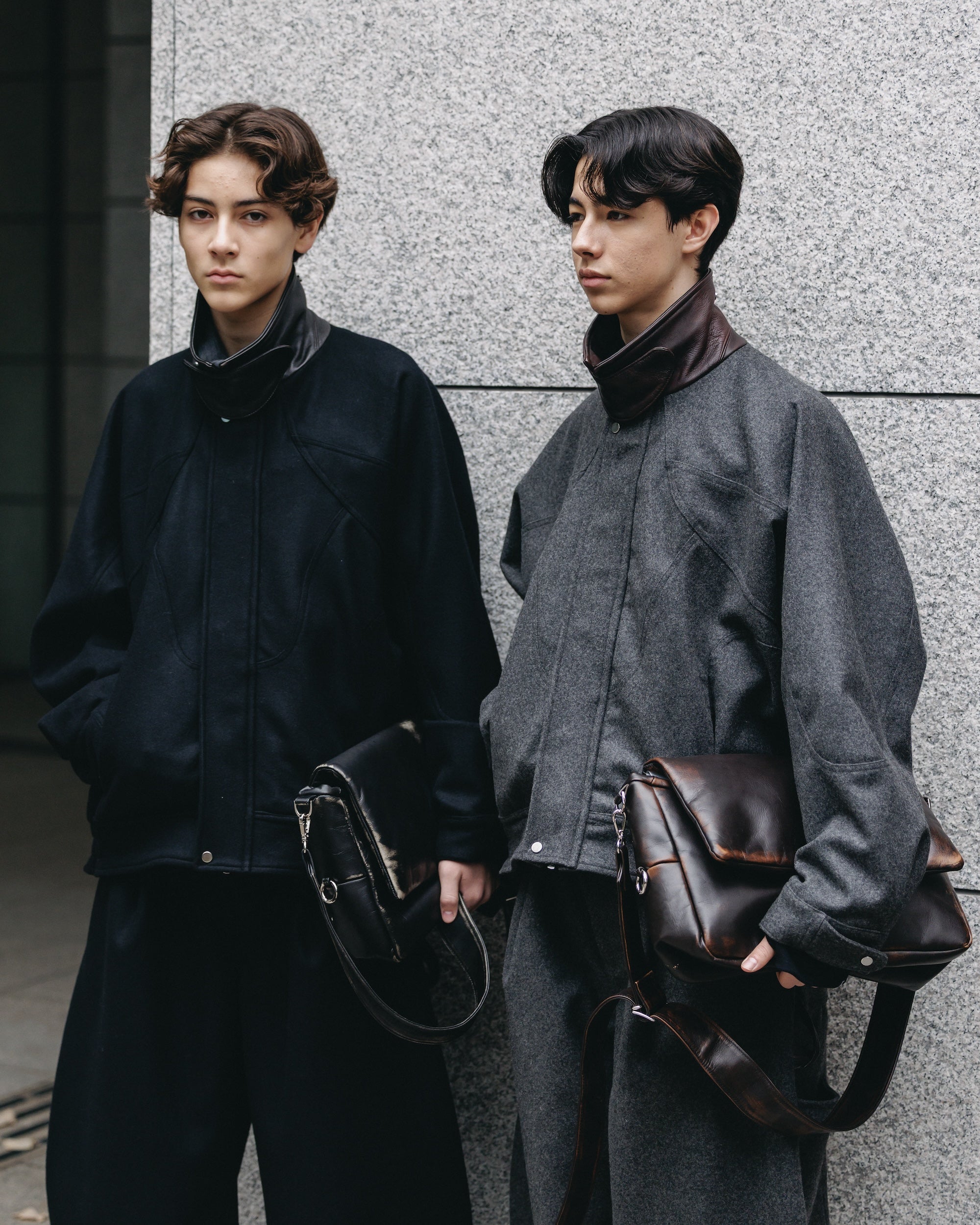 【12.10 WED 20:00- IN STOCK】VINTAGE LEATHER PADDED FLAP HOLIDAY BAG (BLACK)