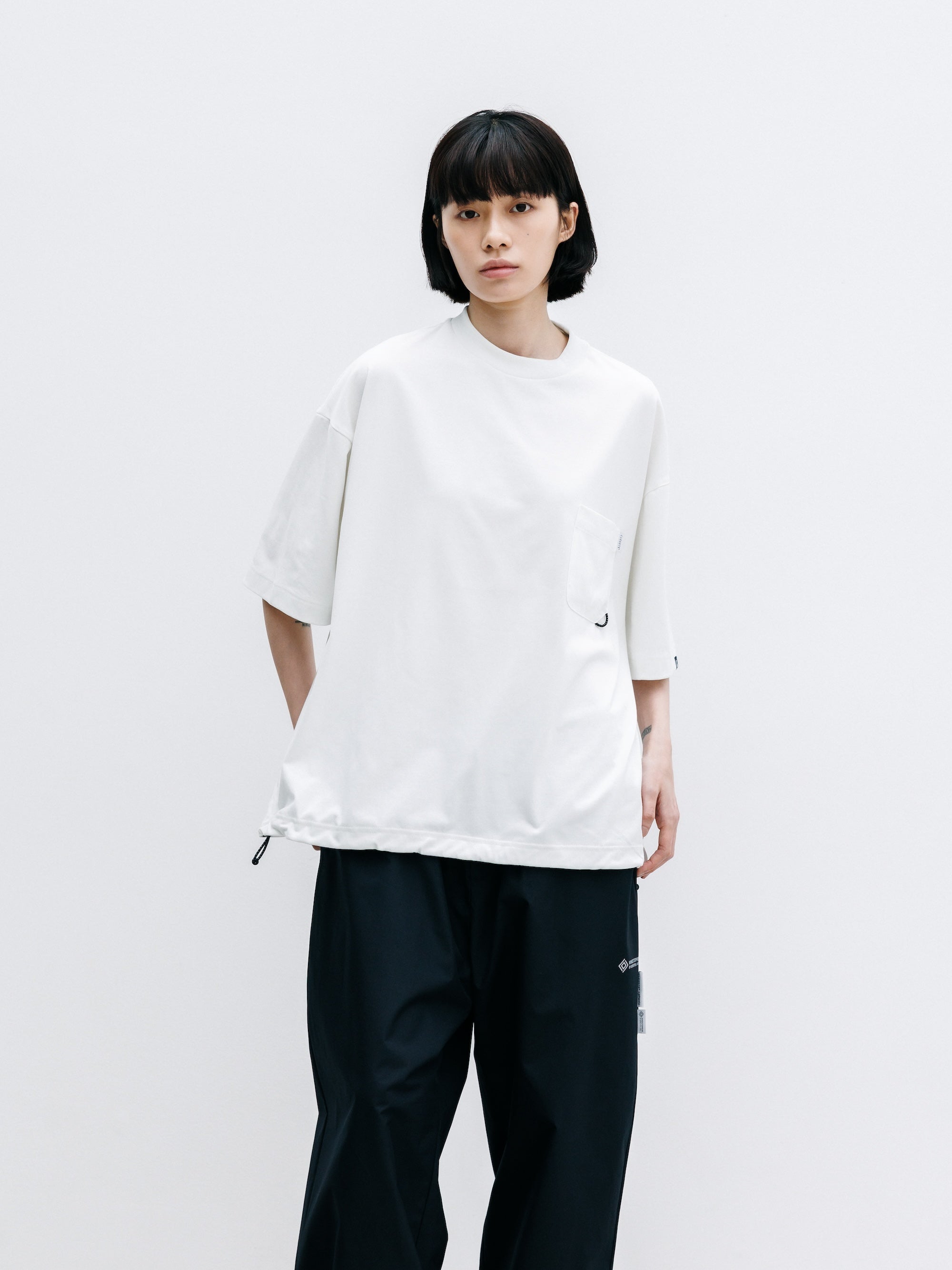 【7.22 WED 20:00- IN STOCK】TECH POCKET S/S T-SHIRT (WHITE)