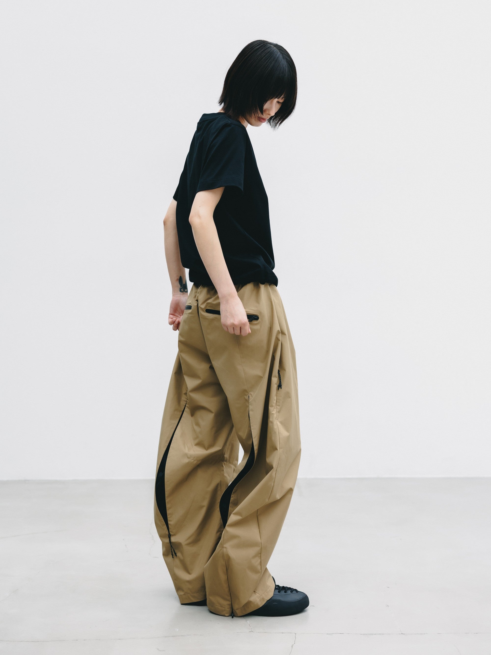 【9.2 WED 20:00- IN STOCK】+phenix WINDSTOPPER® by GORE-TEX LABS TWILL CITY BARREL LEG PANTS (CAMEL BEIGE)