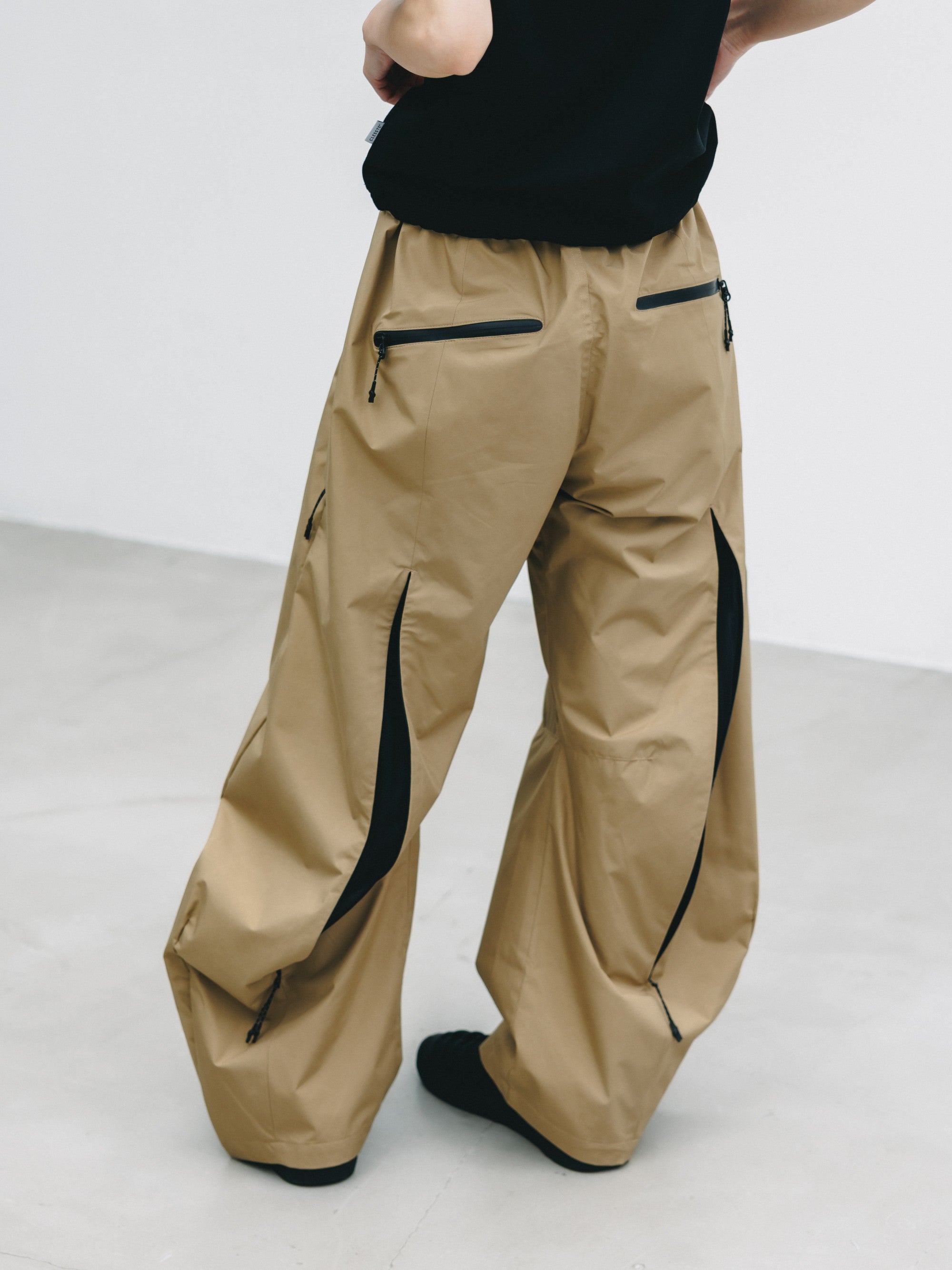 【9.2 WED 20:00- IN STOCK】+phenix WINDSTOPPER® by GORE-TEX LABS TWILL CITY BARREL LEG PANTS (CAMEL BEIGE)