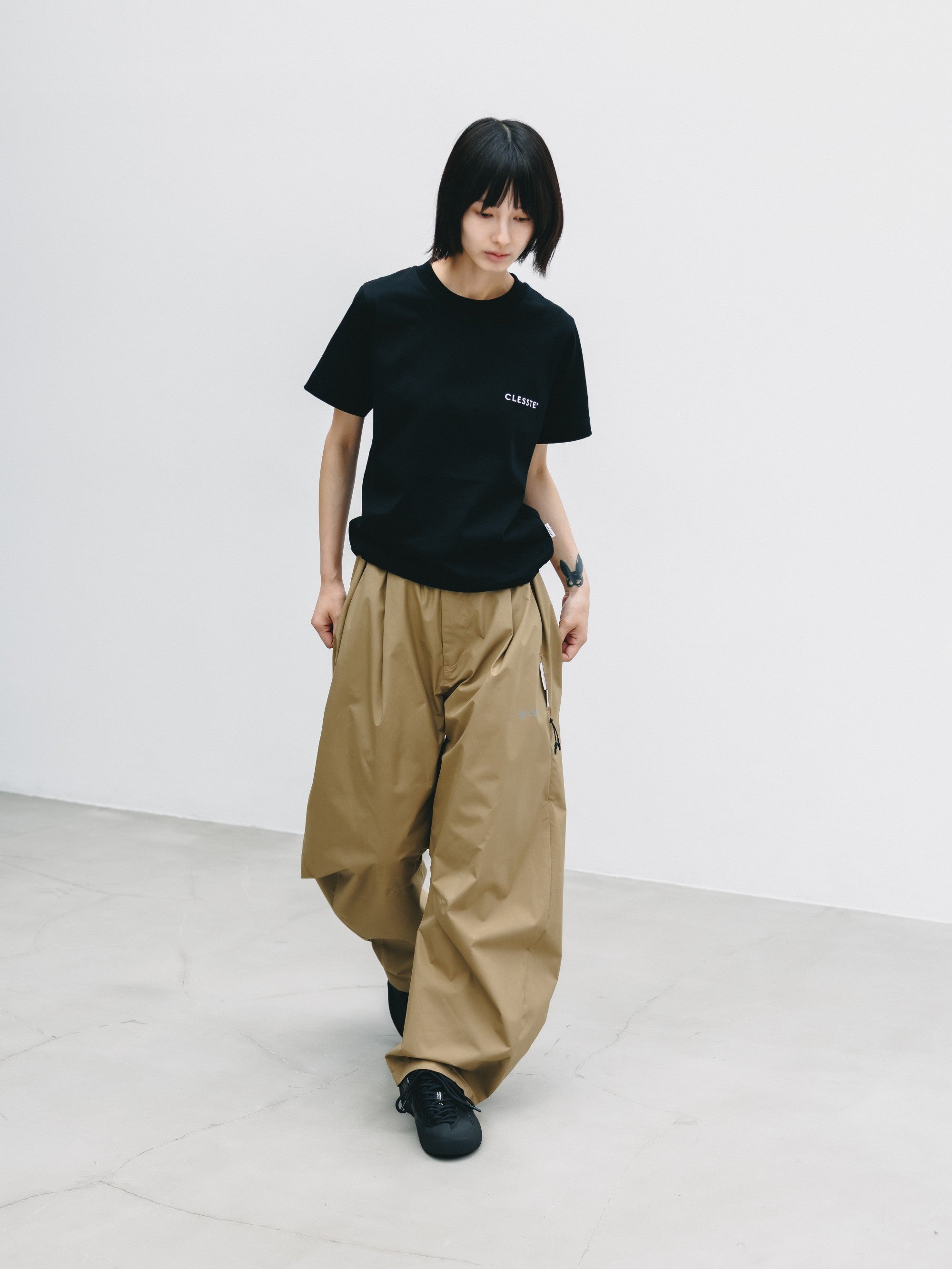 【9.2 WED 20:00- IN STOCK】+phenix WINDSTOPPER® by GORE-TEX LABS TWILL CITY BARREL LEG PANTS (CAMEL BEIGE)