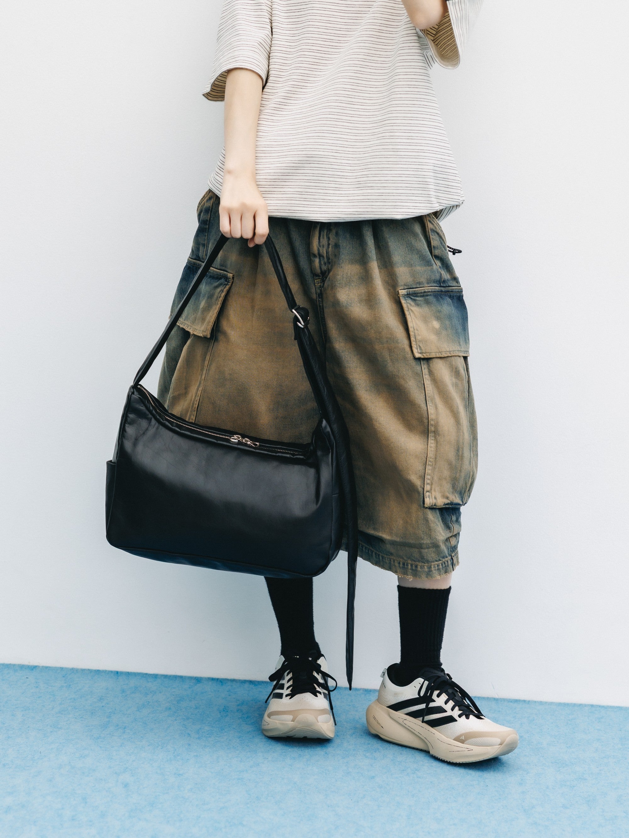 【8.5 WED 20:00- IN STOCK】LEATHER HOLIDAY BAG (BLACK)