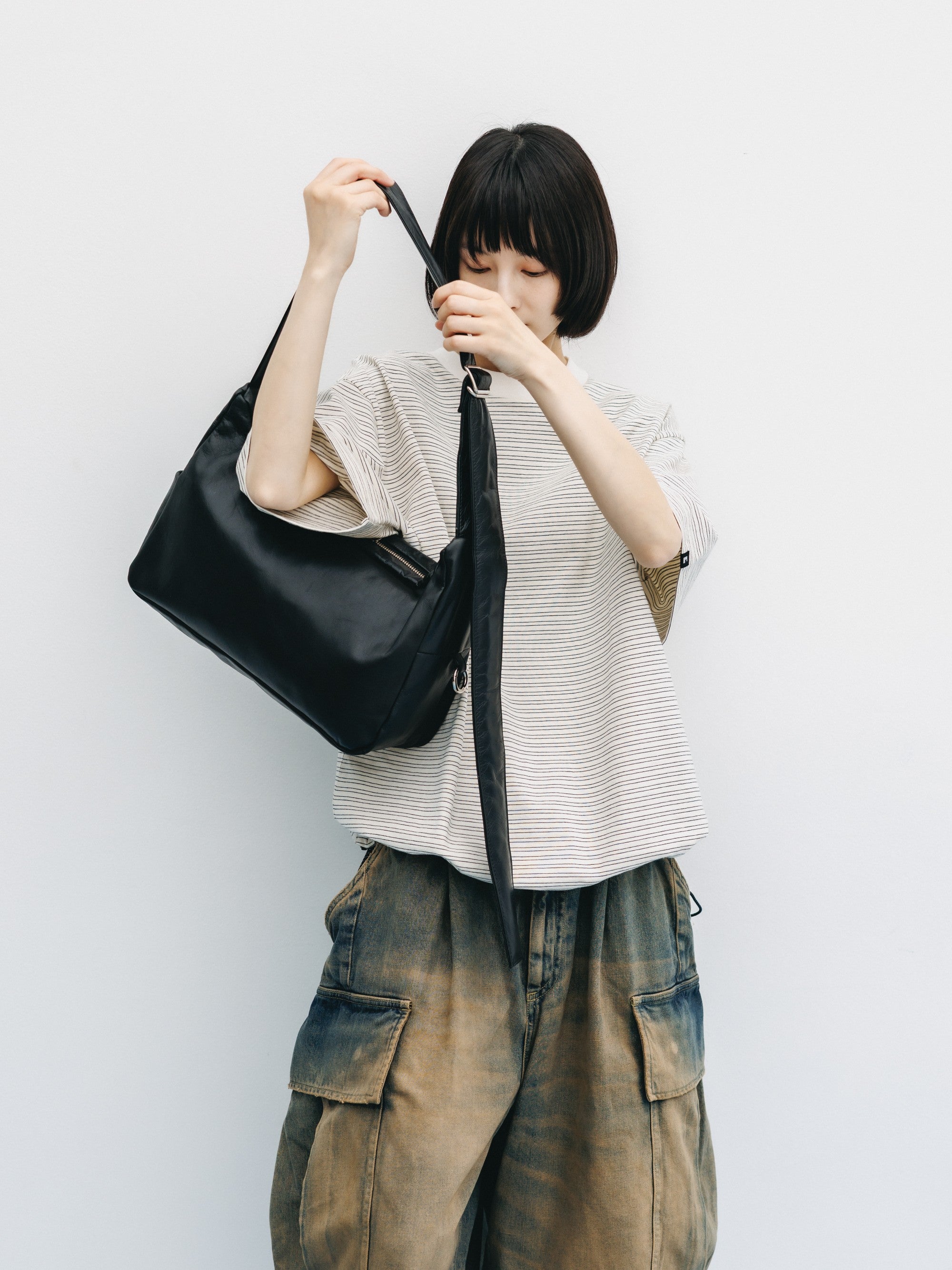 【8.5 WED 20:00- IN STOCK】LEATHER HOLIDAY BAG (BLACK)