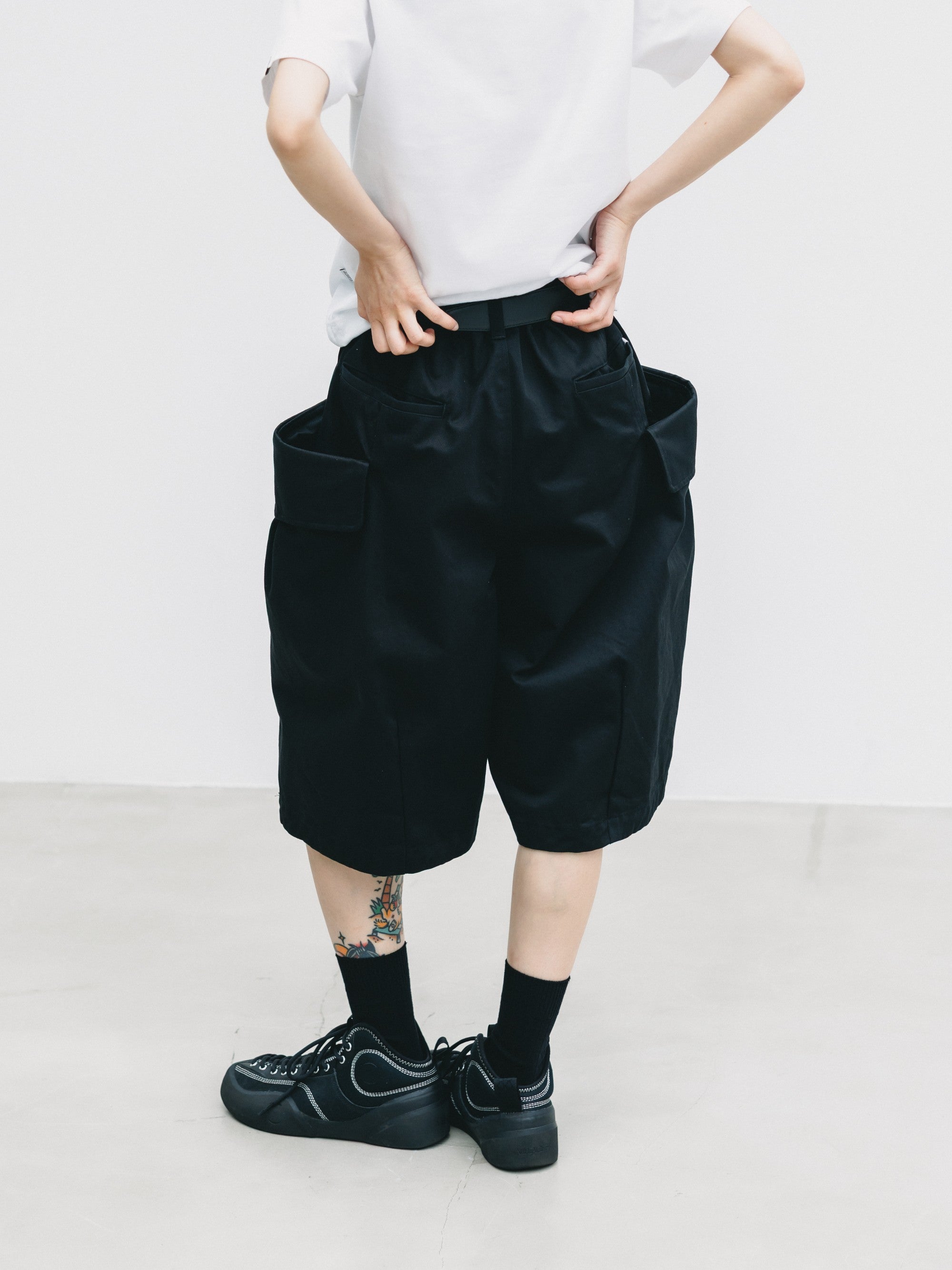 【6.24 WED 20:00- IN STOCK】FLAP WIDE BALLOON HALF PANTS (BLACK)