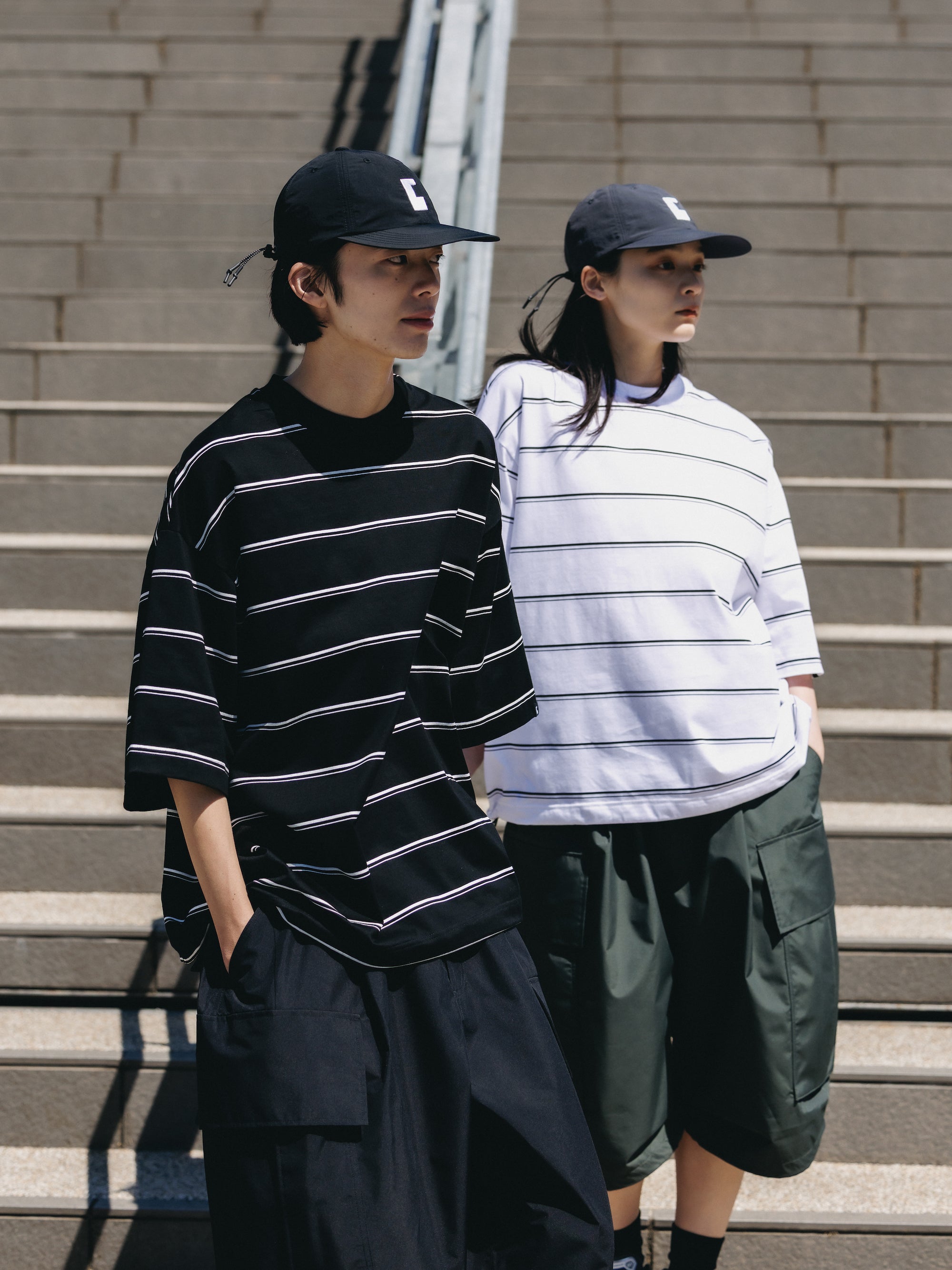THICK THIN STRIPE S/S T-SHIRT WITH DRAWSTRINGS (BLACK)