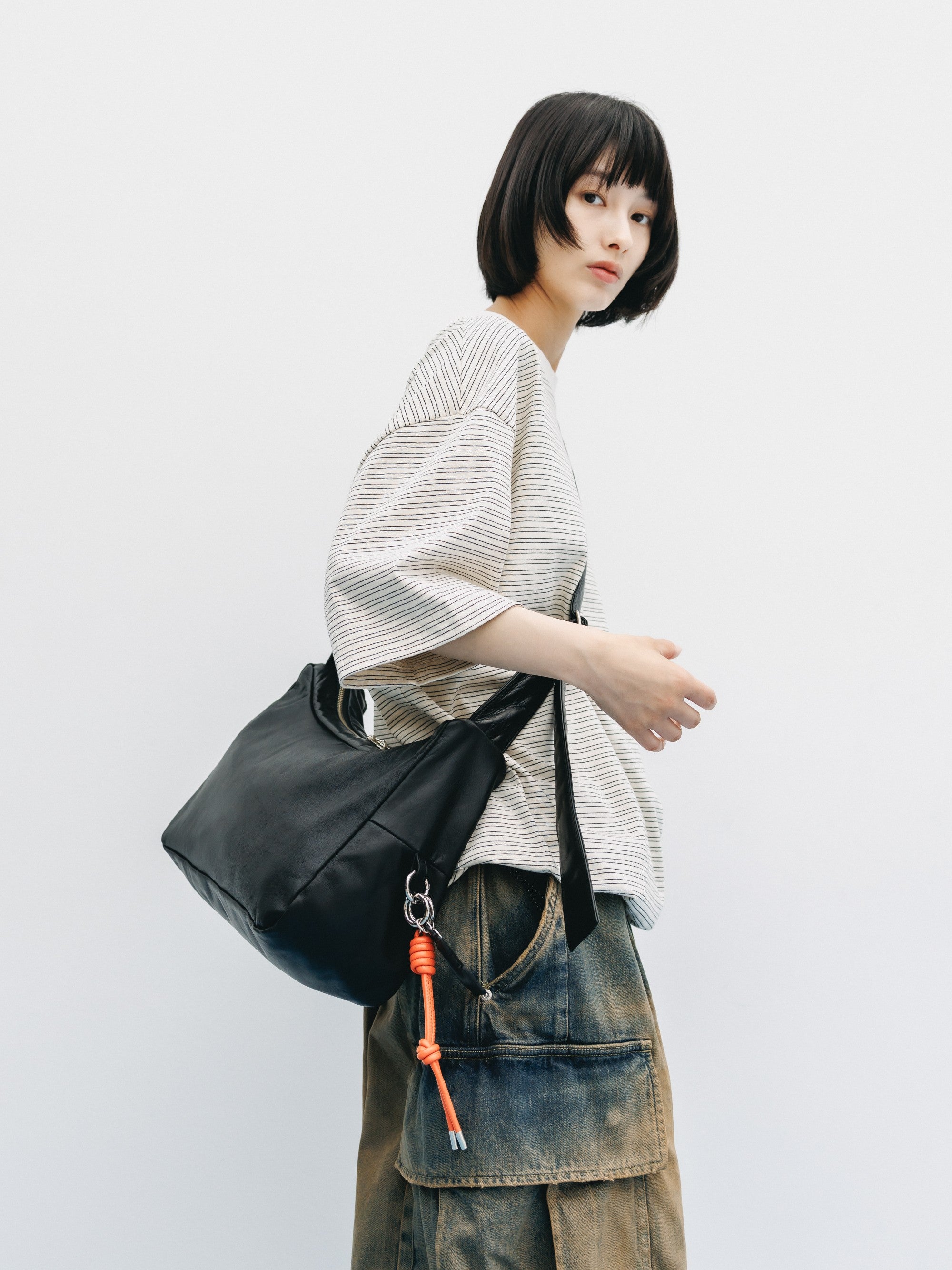 【8.5 WED 20:00- IN STOCK】LEATHER HOLIDAY BAG (BLACK)