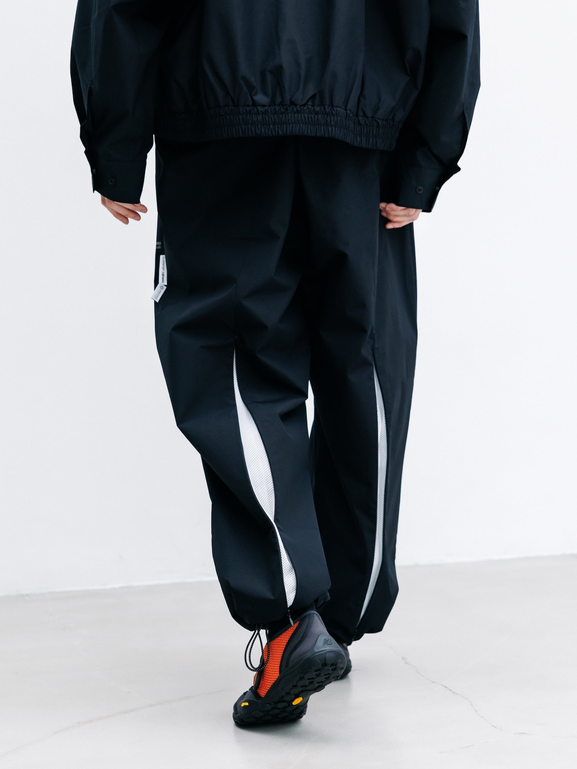 【8.8 SAT 20:00- IN STOCK】+phenix WINDSTOPPER® by GORE-TEX LABS CITY UNIFORM VENTILATION PANTS (BLACK×WHITE)