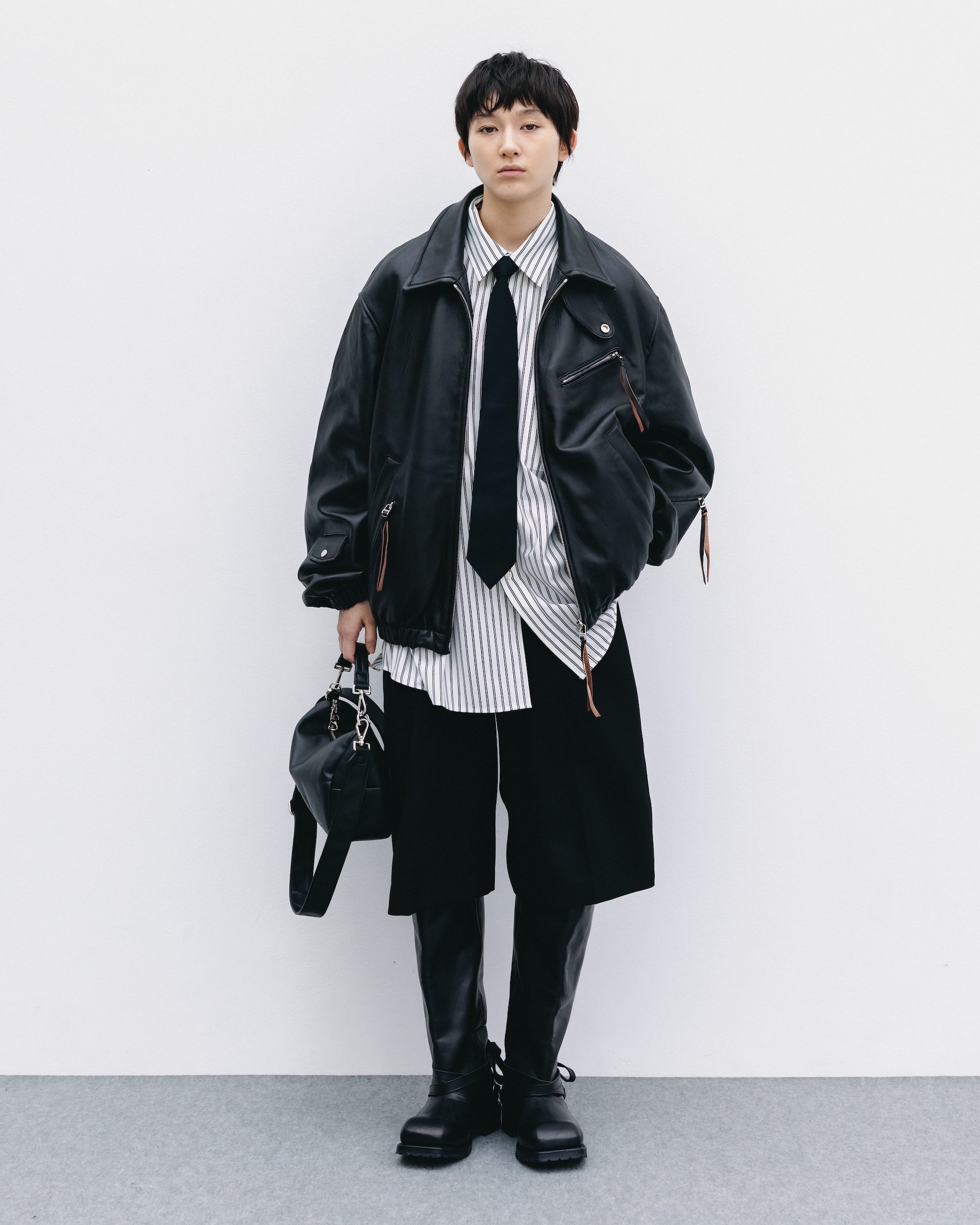 【11.12 WED 20:00- IN STOCK】LEATHER DAYOFF BAG MINI