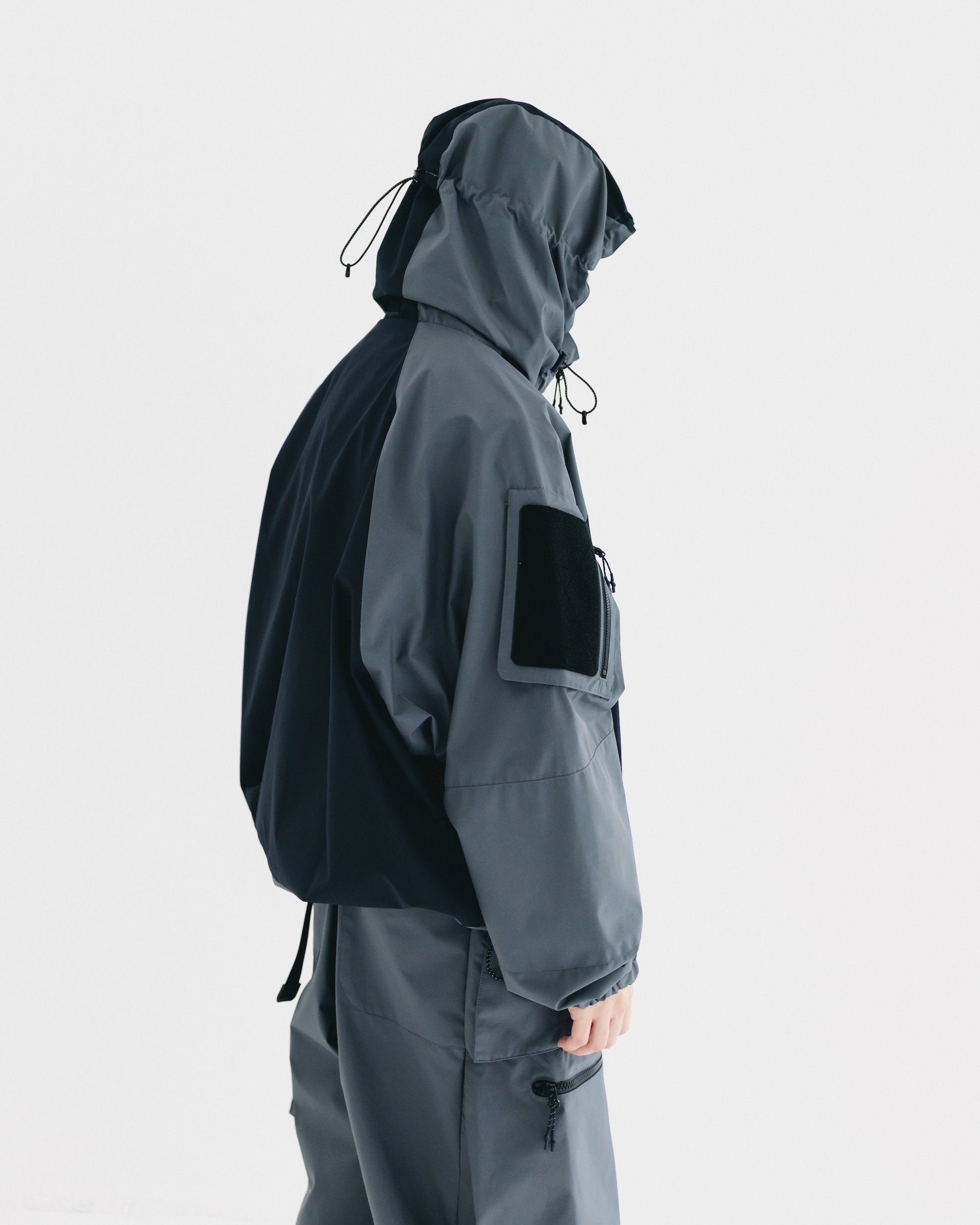 【9.17 WED 20:00- IN STOCK】+phenix WINDSTOPPER® by GORE-TEX LABS CITY MILITARY JACKET (GRAPHAITE GRAY× BLACK)
