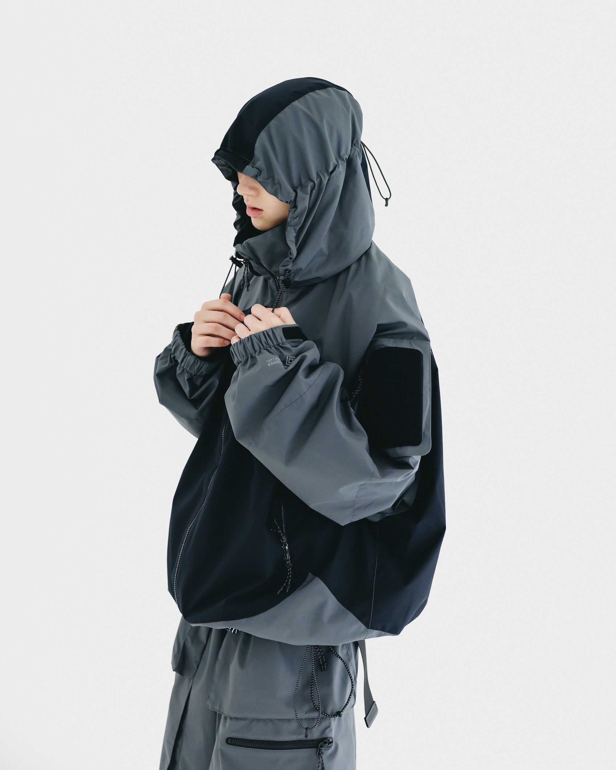 【9.17 WED 20:00- IN STOCK】+phenix WINDSTOPPER® by GORE-TEX LABS CITY MILITARY JACKET (GRAPHAITE GRAY× BLACK)