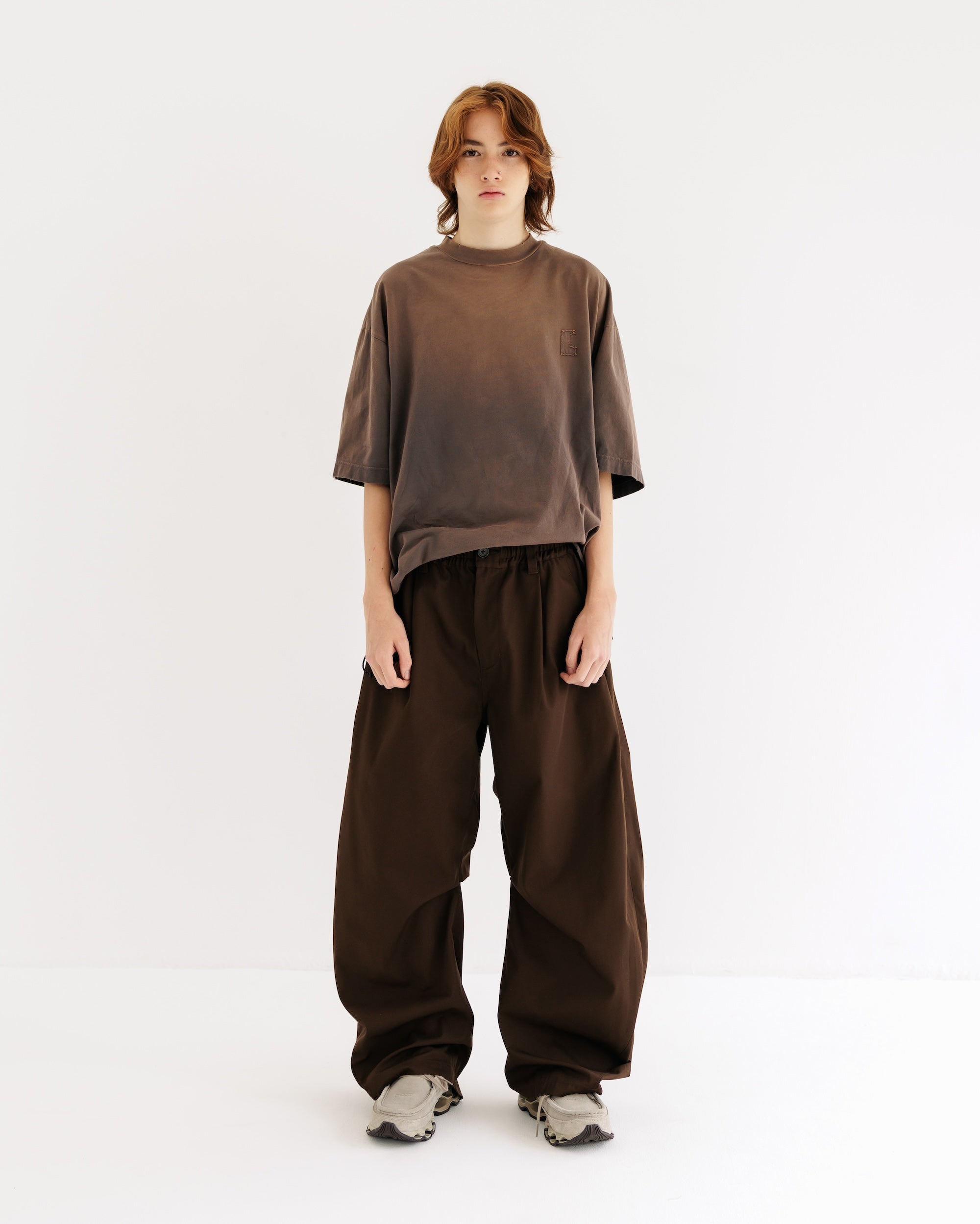 【9.10 WED 20:00- IN STOCK】BARREL LEG EASY PANTS (BROWN)