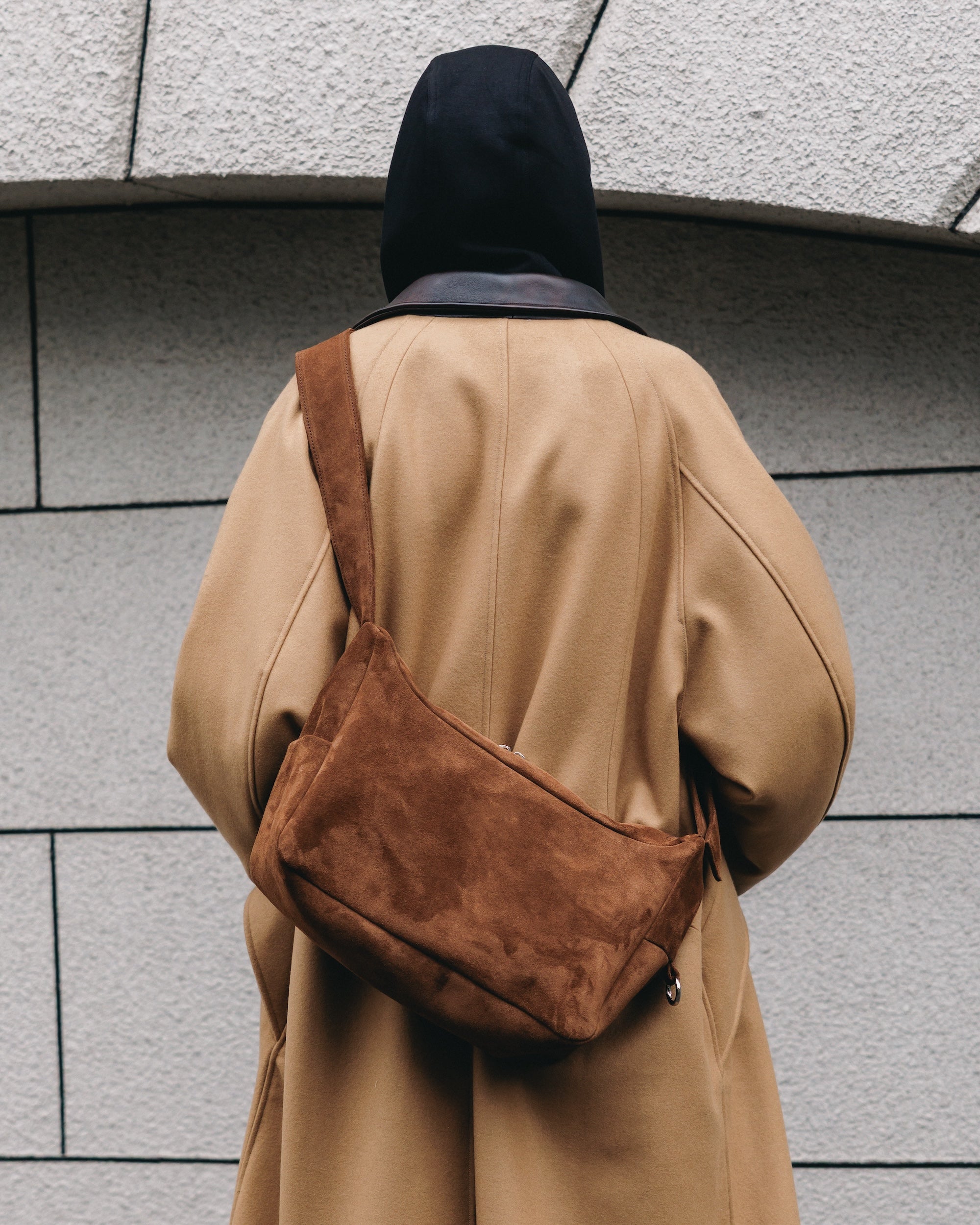 SUEDE HOLIDAY BAG (BROWN)