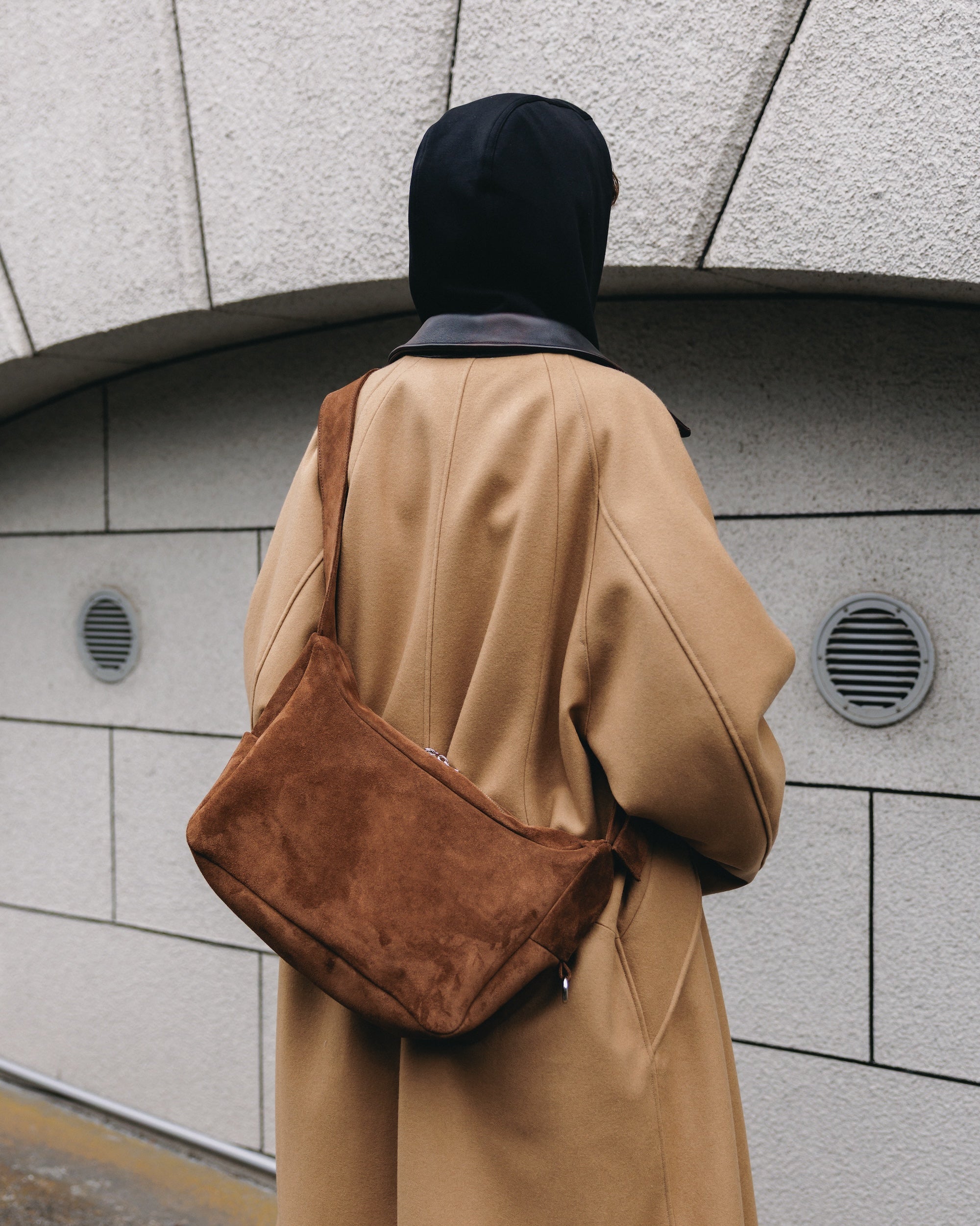 SUEDE HOLIDAY BAG (BROWN)