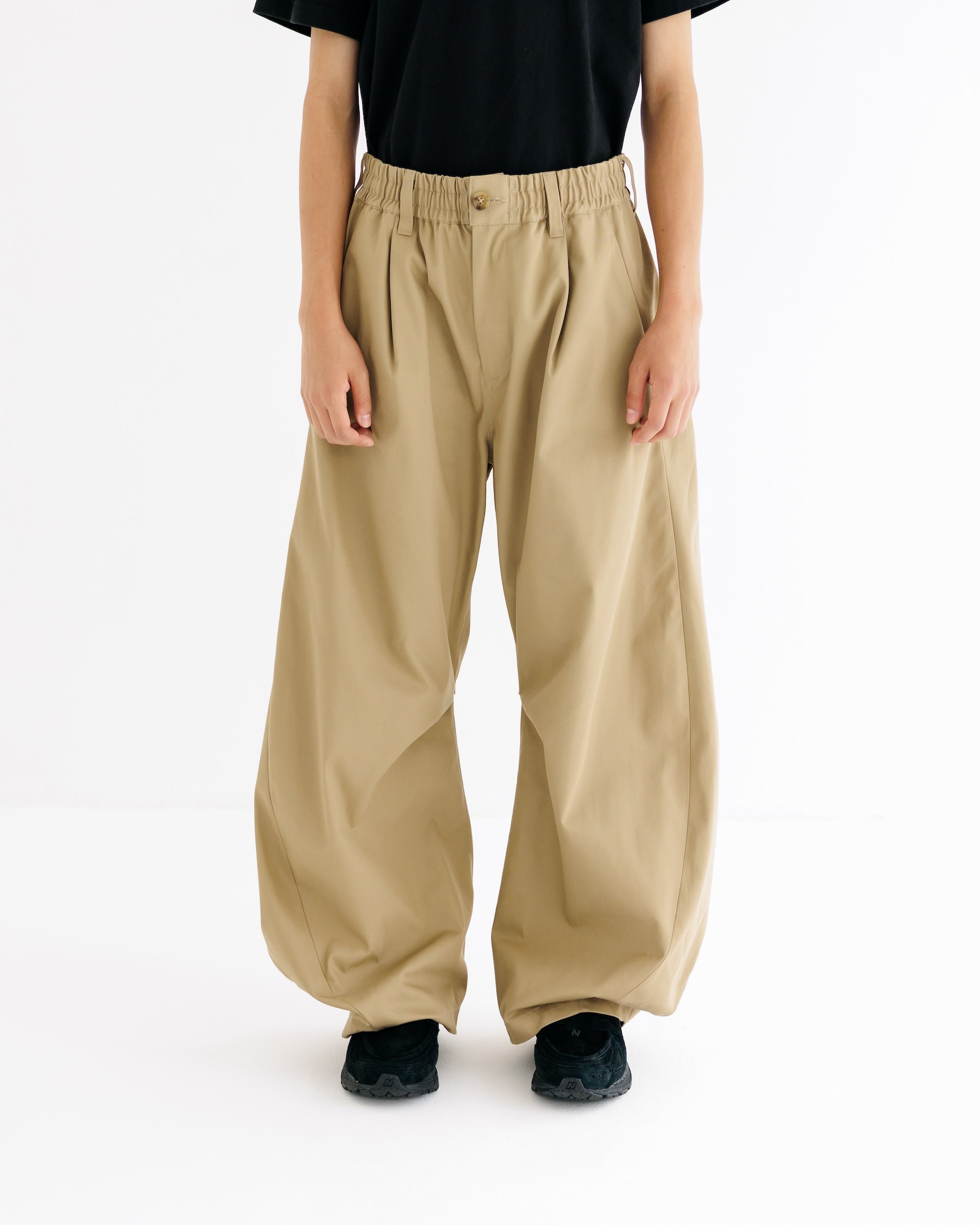 【9.10 WED 20:00- IN STOCK】BARREL LEG EASY PANTS (BEIGE)