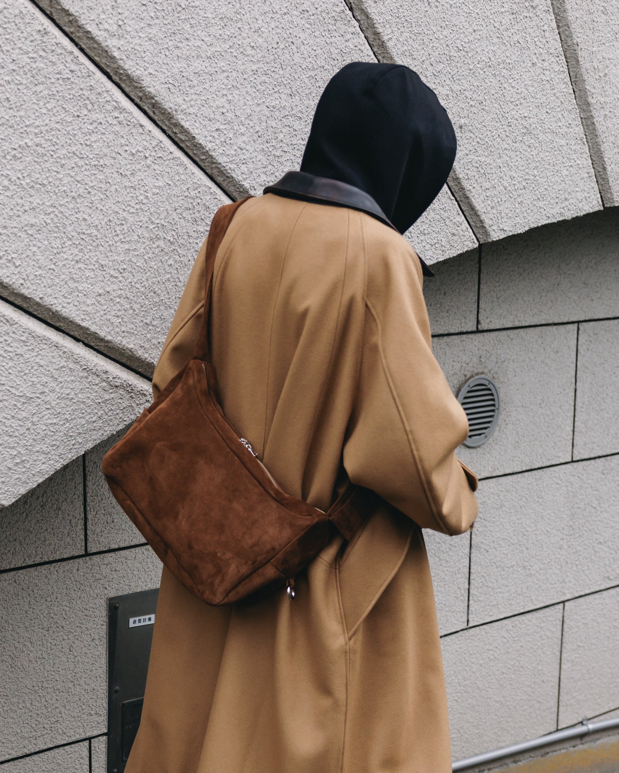 SUEDE HOLIDAY BAG (BROWN)