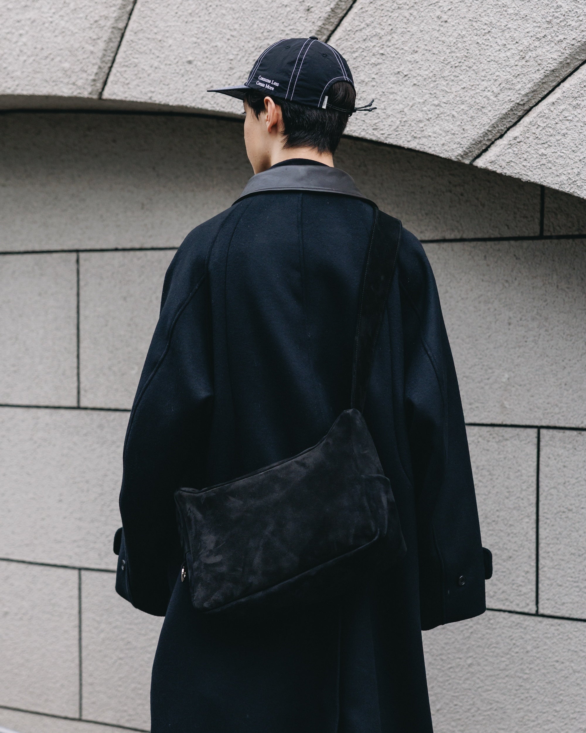 SUEDE HOLIDAY BAG (BLACK)